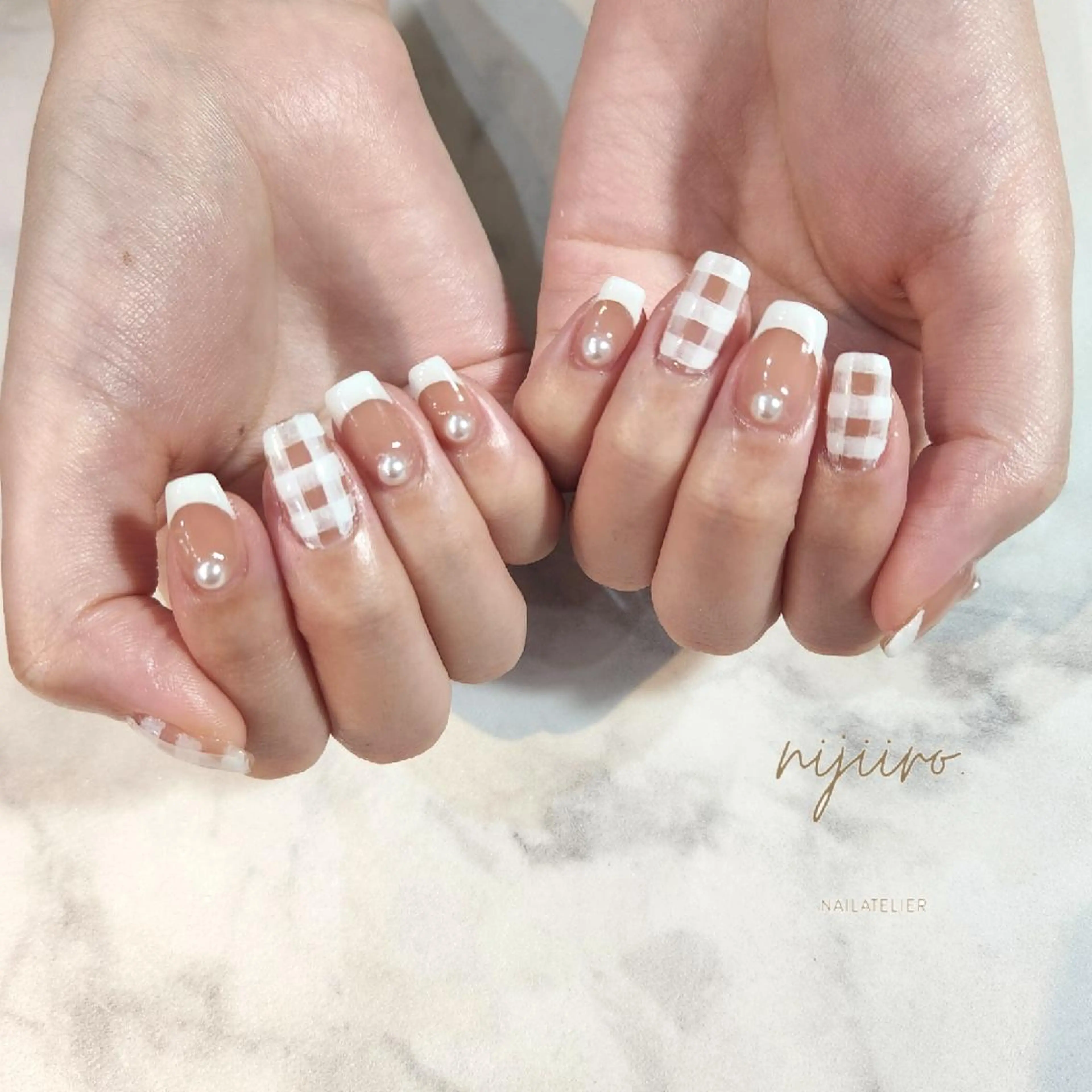 ネイル フレンチネイル ハンドネイル nijiiro🌈 サトウのネイルデザイン