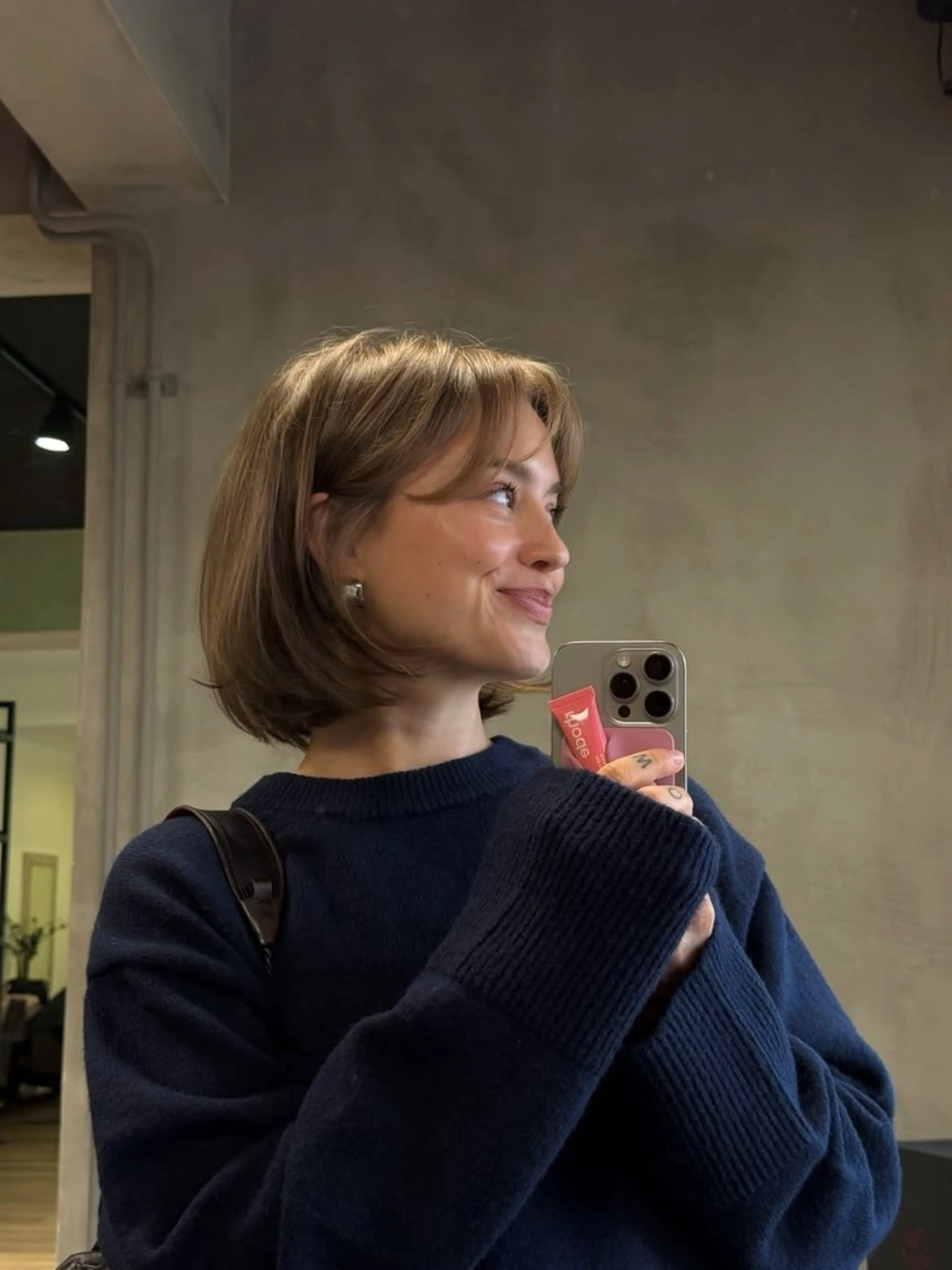 ショート カラー 切りっぱなしボブ ベージュカラー ブリーチ ダブルカラー ブリーチなしカラー ユナ ボブカット /ベージュのヘアスタイル