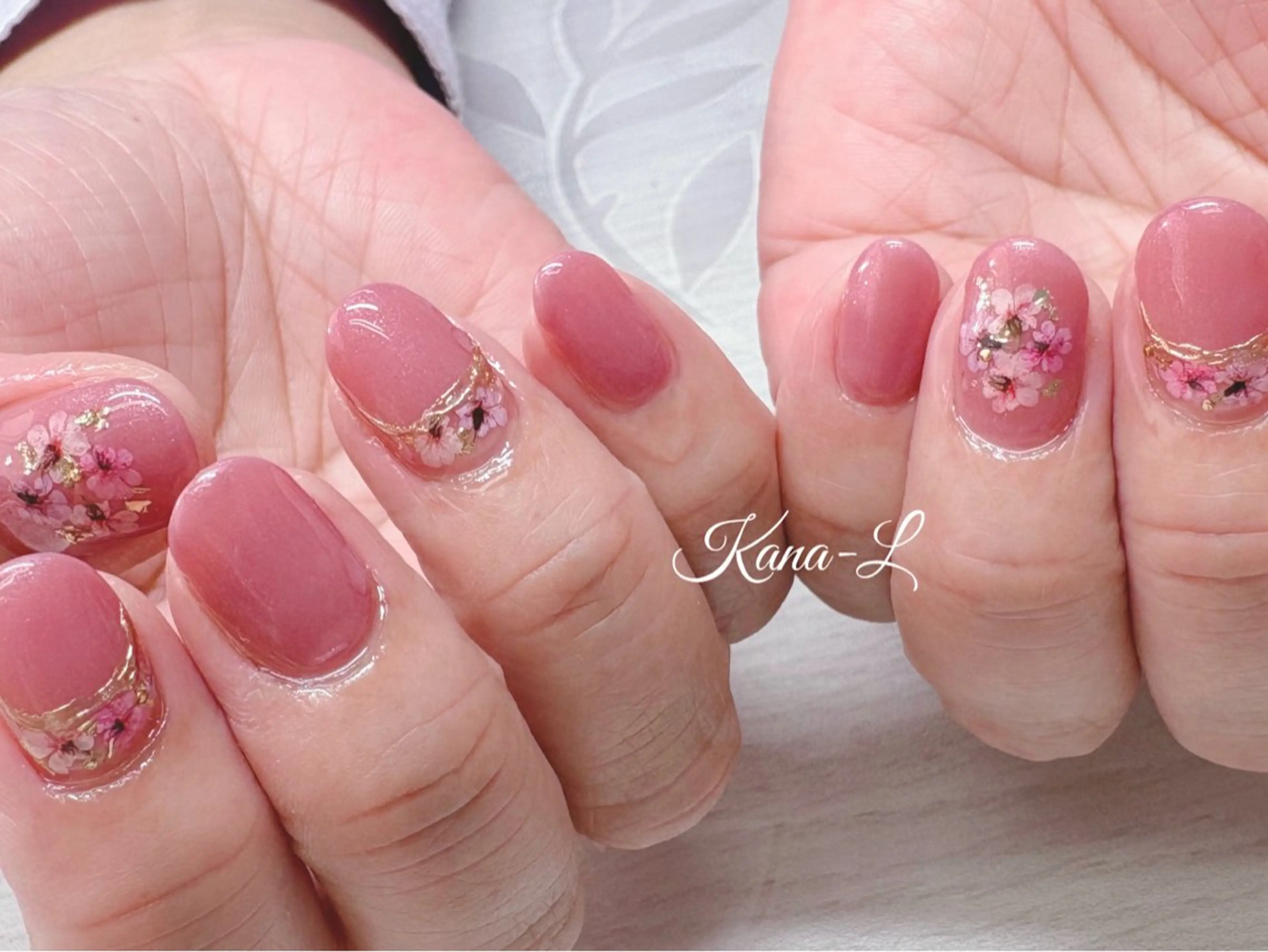 ネイル 芦辺 香奈のネイルデザイン