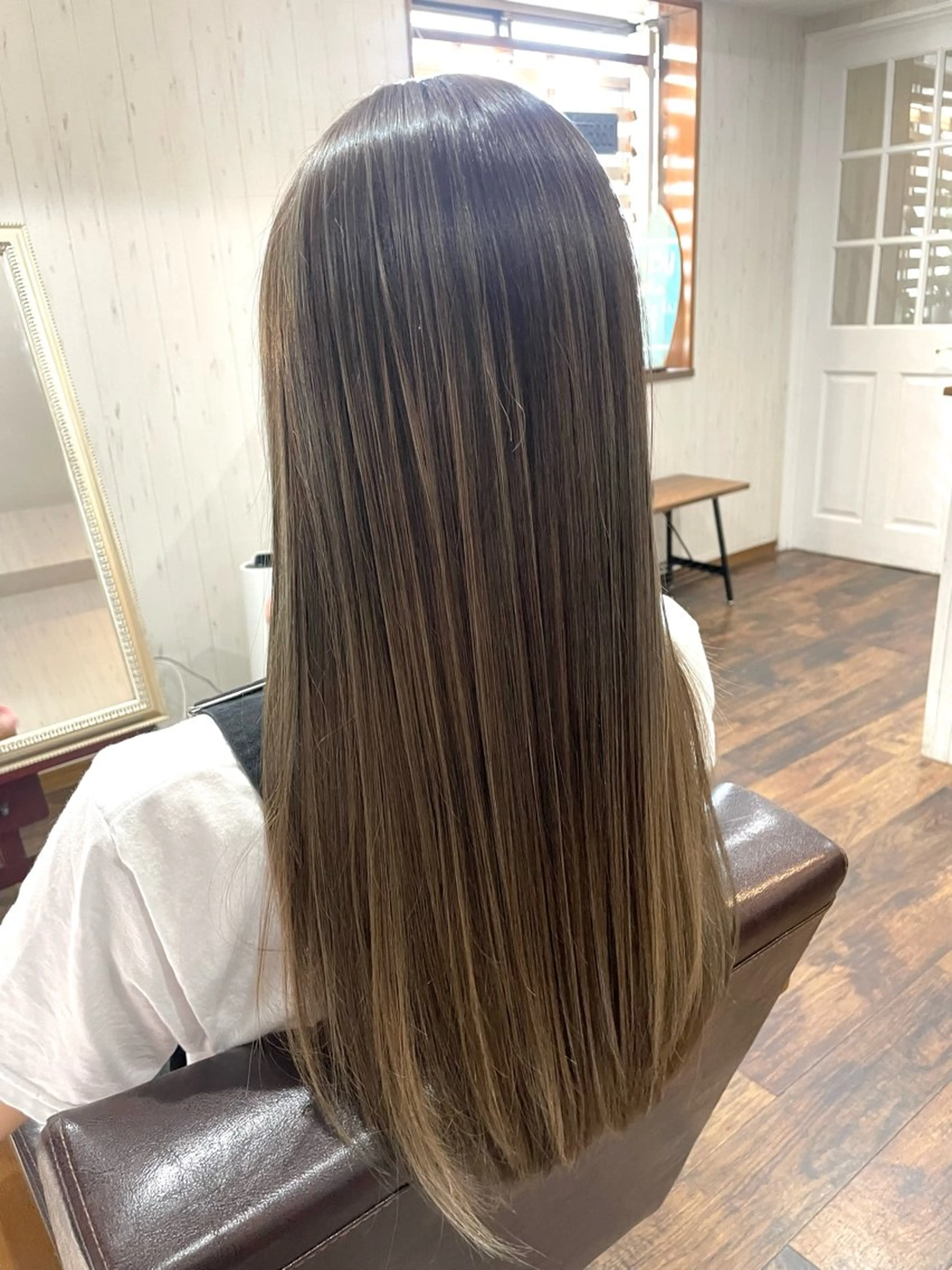 ロング カラー ブリーチ ケアブリーチ ハイライトカラー ハイライト トリートメント カット ヘアカラー トリートメント 西川 敏夫のヘアスタイル