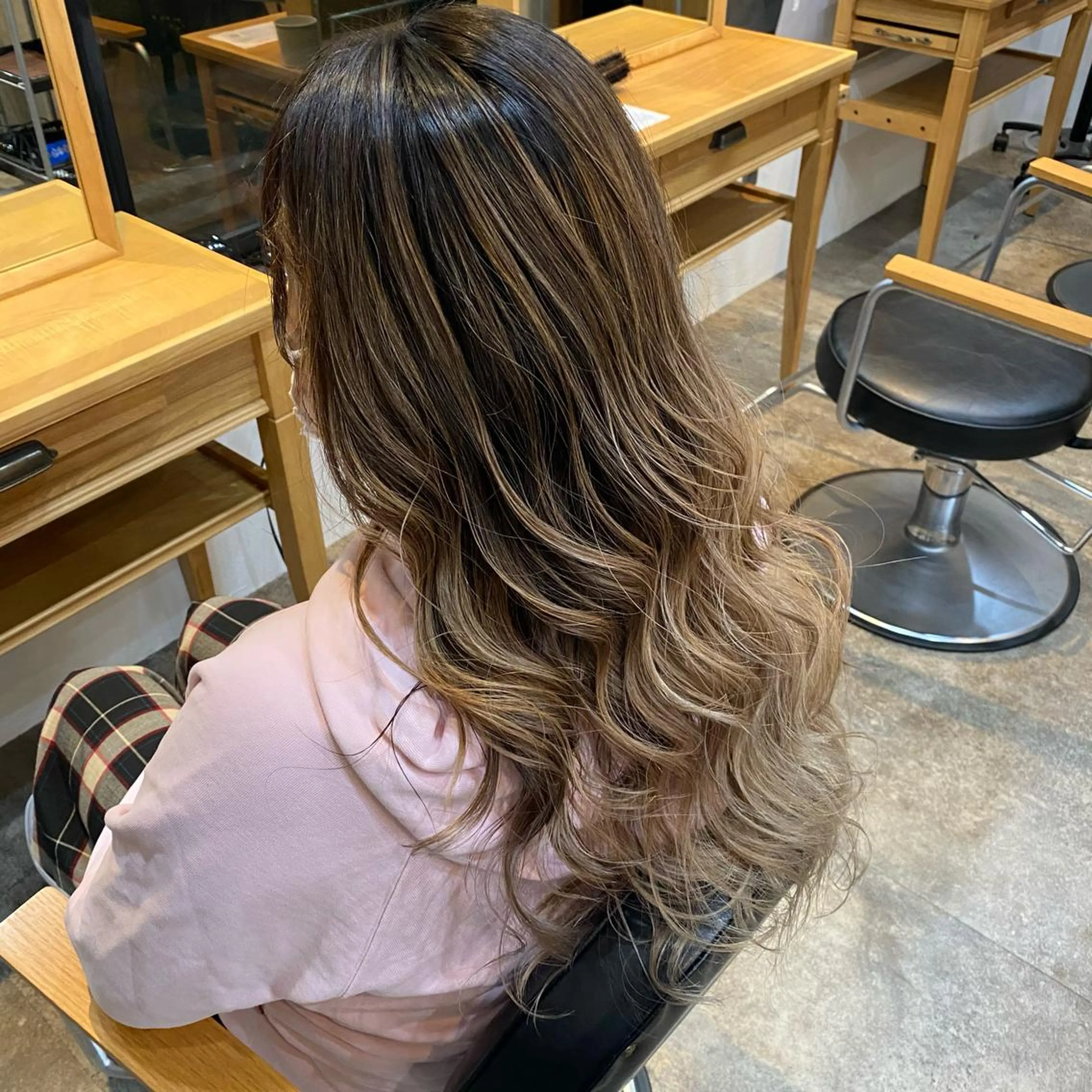 ロング 今井 悠菜のヘアスタイル