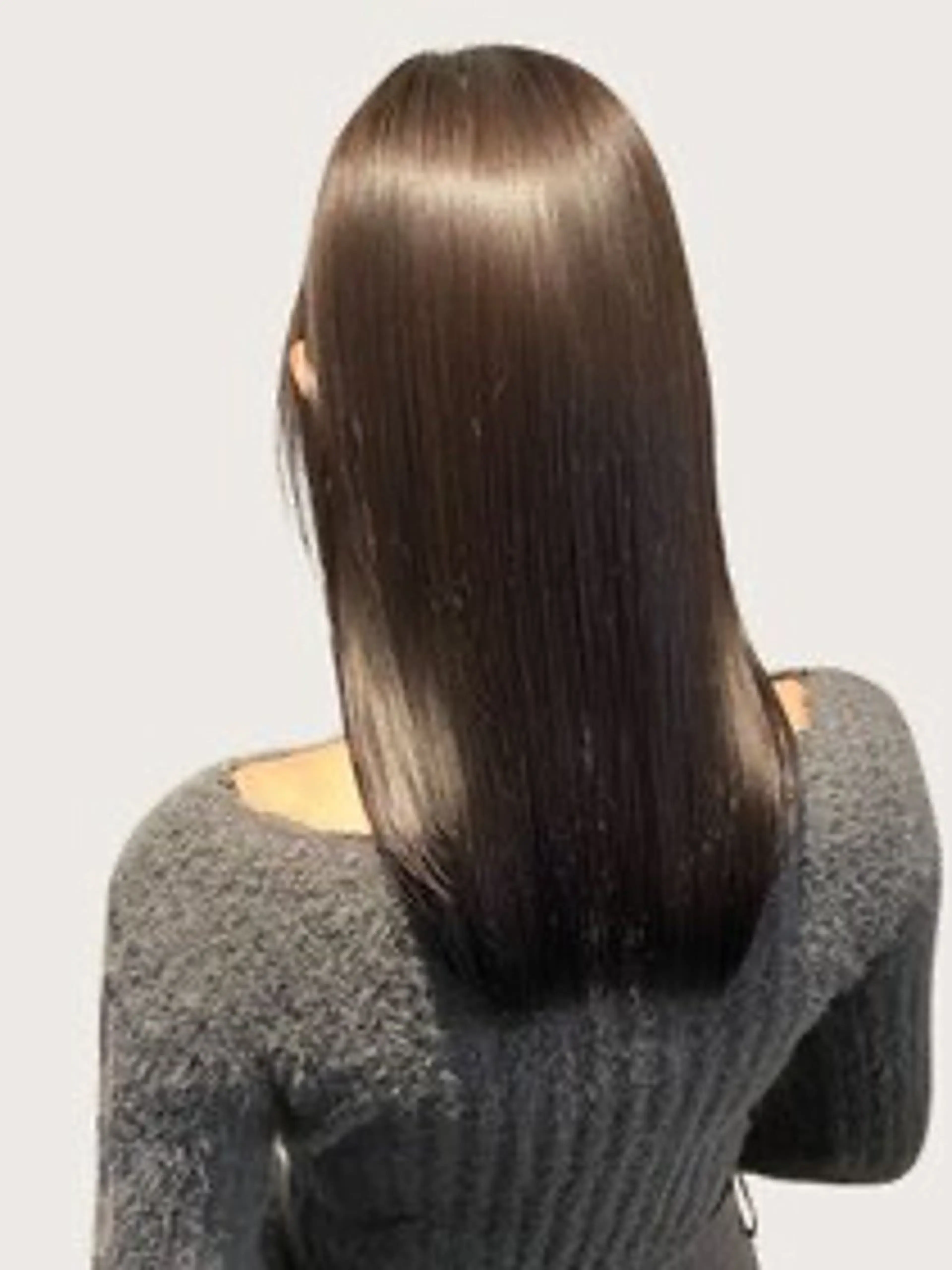 セミロング カット 縮毛矯正 八村 一花のヘアスタイル