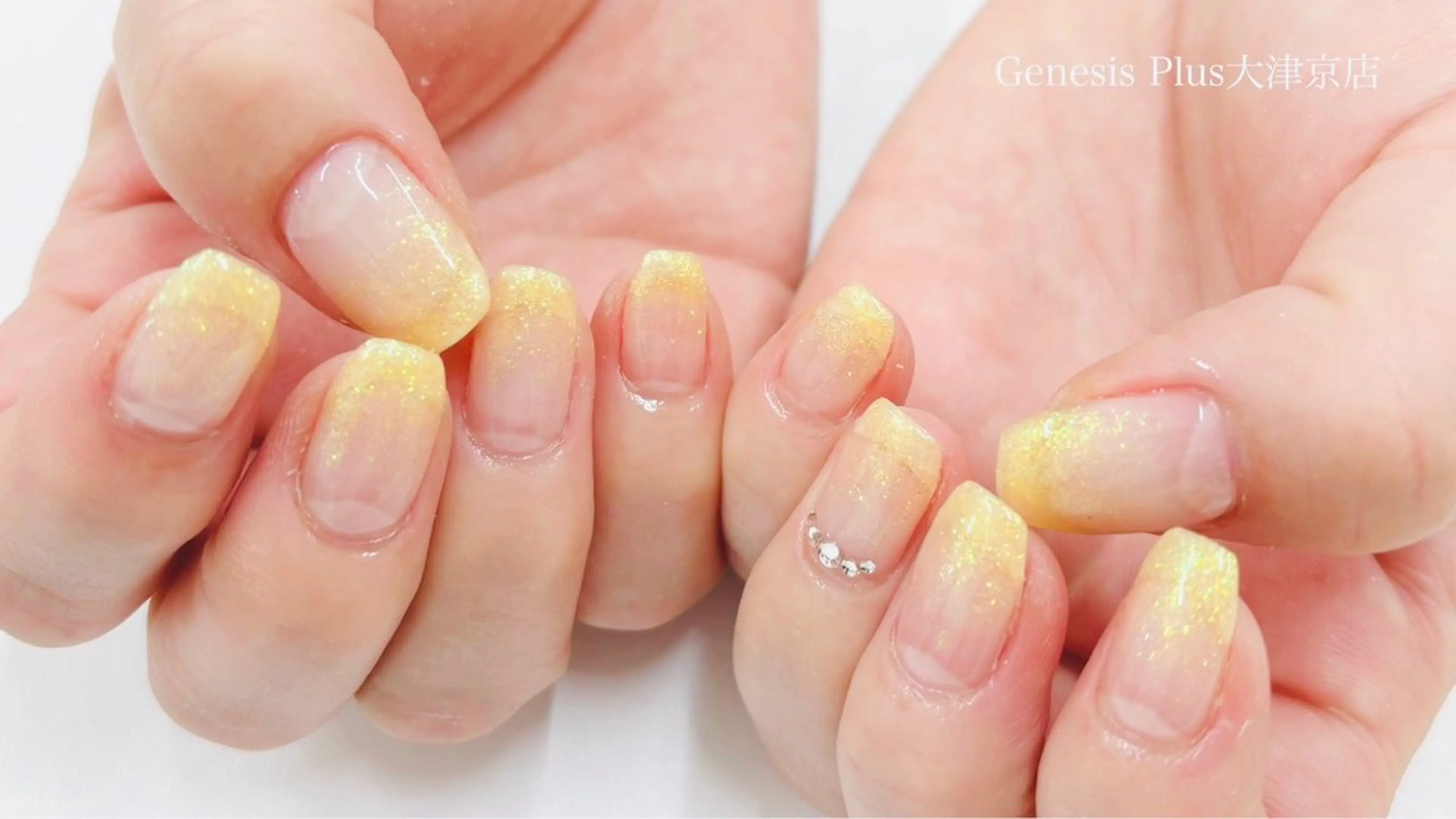 ネイル グラデーション ラメ(グリッター) ラメグラデーション ストーンネイル Genesis Plus大津京店のネイルデザイン