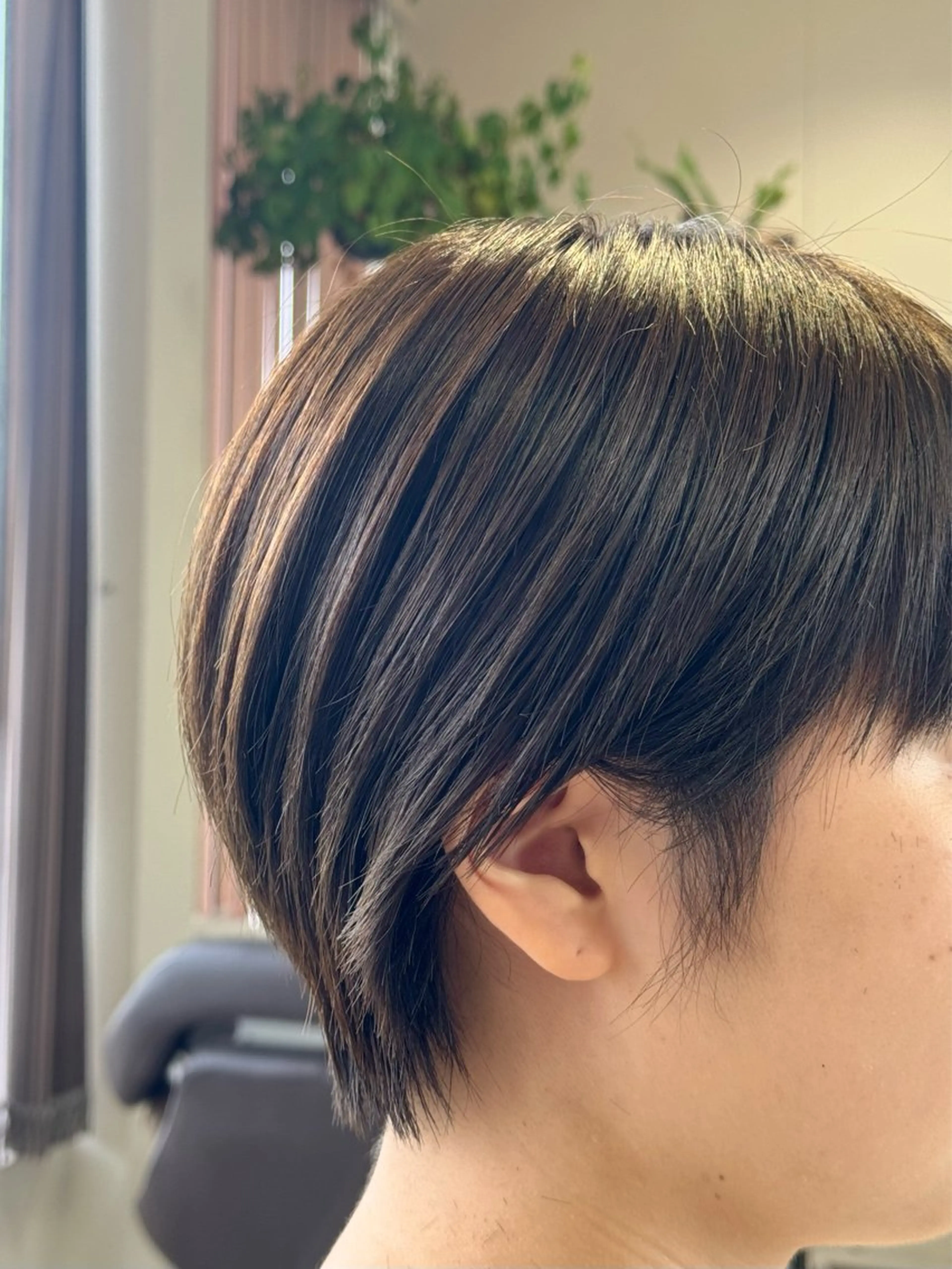 ショート カラー ベージュカラー ブラウンカラー ブラウンベージュ ショートヘア 暖色/レイヤーカット /艶髪/髪質改善/のマツエク・マツパデザイン