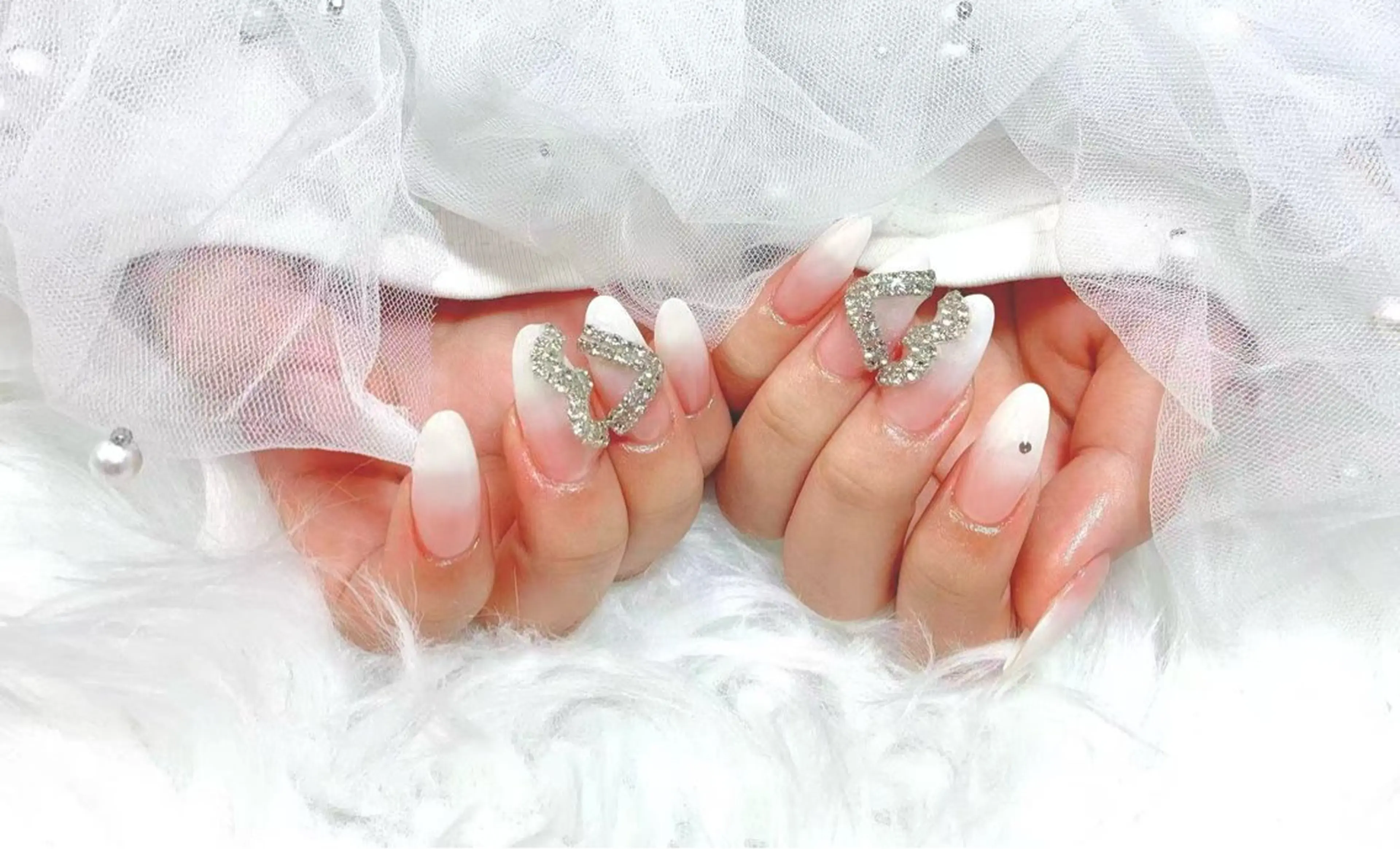 ネイル アニマル柄 チークネイル 成人式 フラッシュネイル フットネイル ハンドネイル B·U Nail大宮 長さだし専門店のネイルデザイン