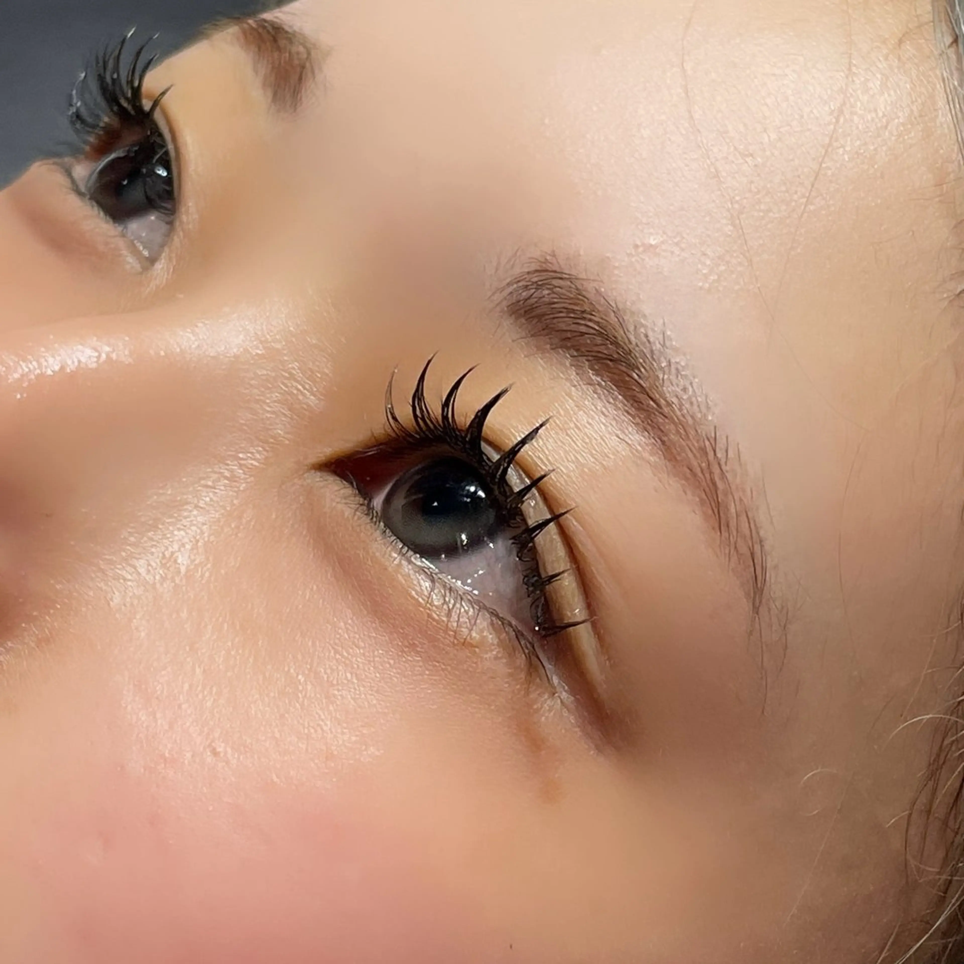 マツエク・マツパ 束感まつ毛 KAEDE LEDエクステ練習中のその他イメージ