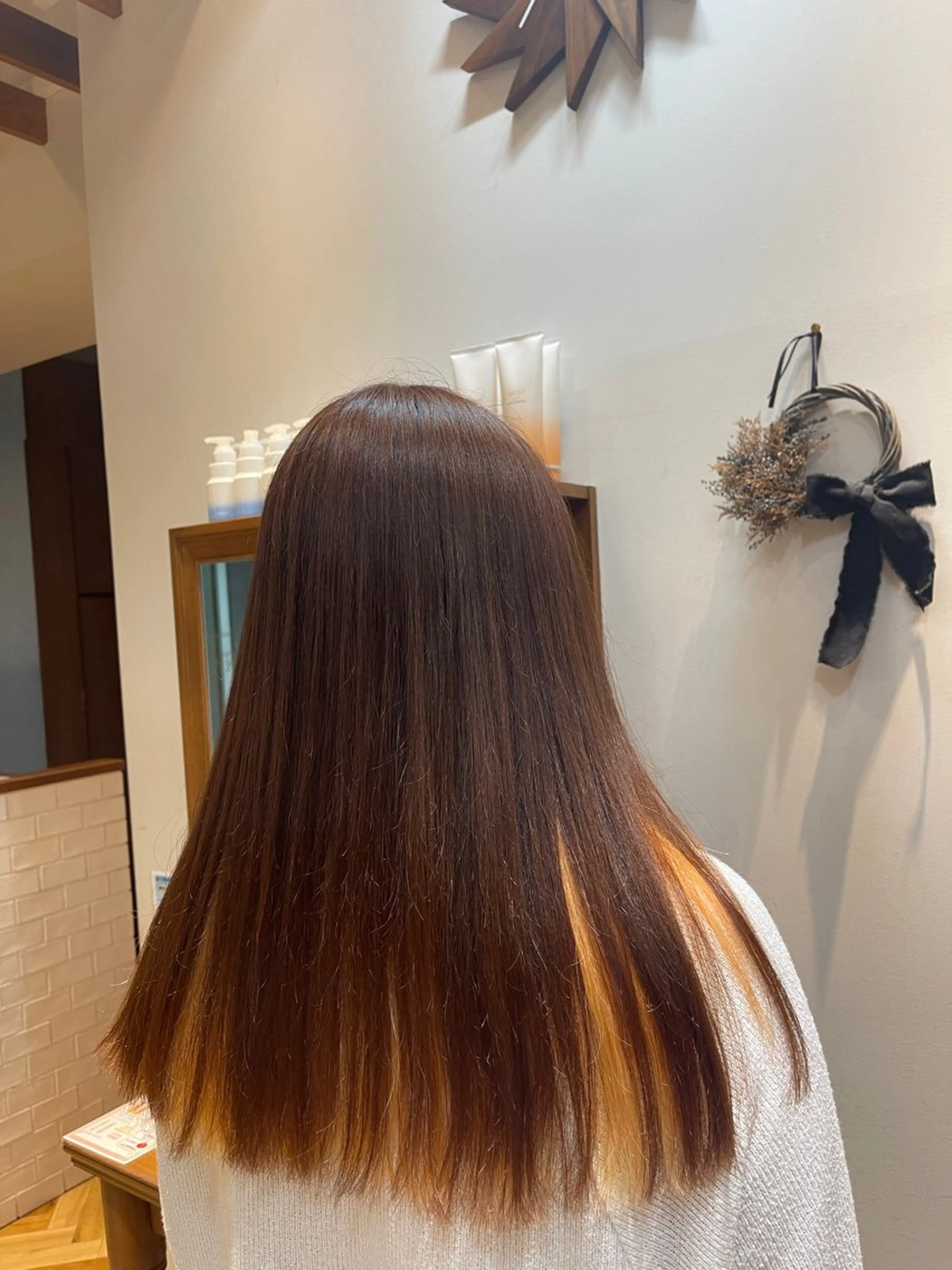 カラー バヤラー バイガルマーのヘアスタイル