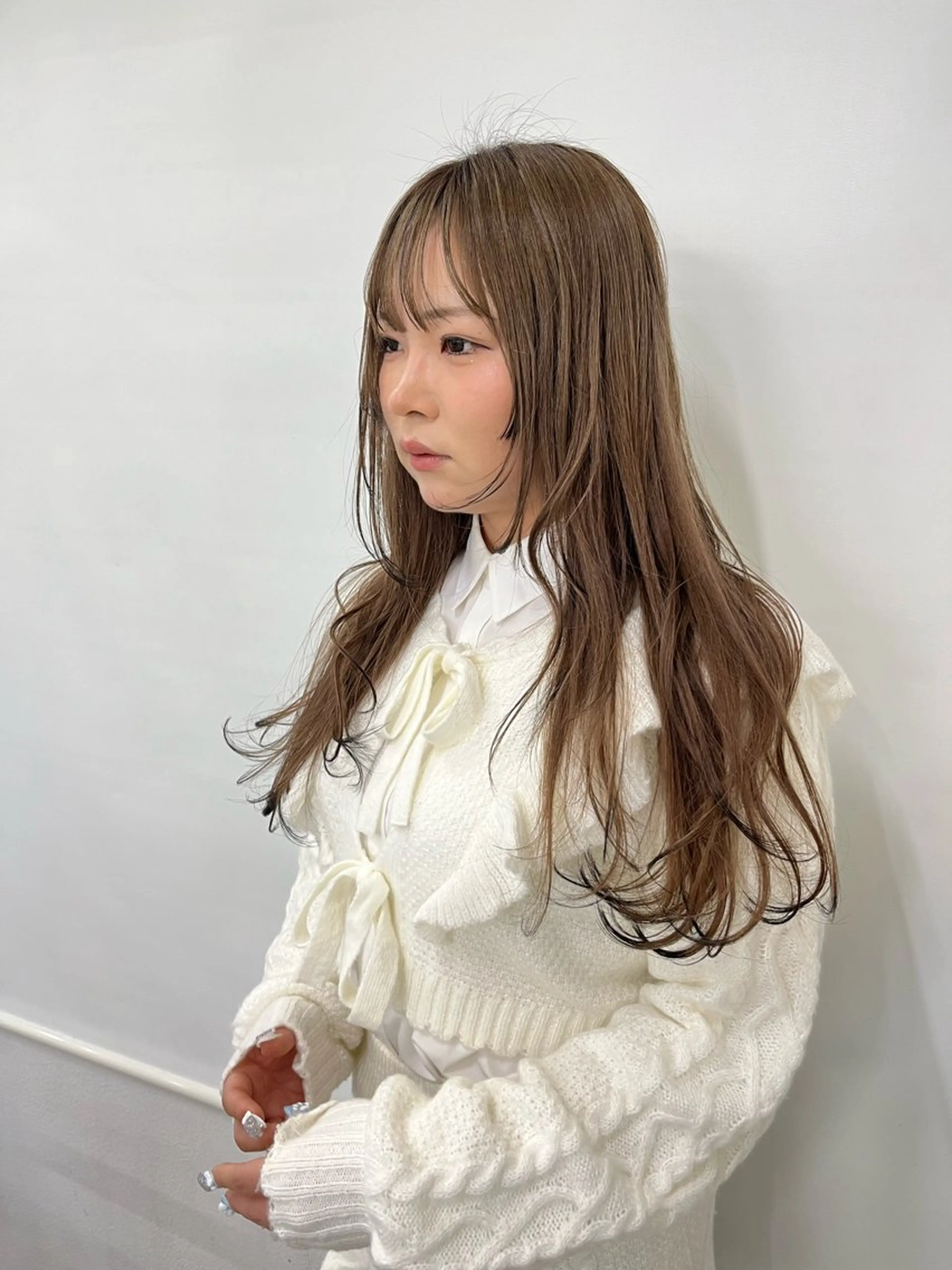 セミロング エクステ ハイトーン 💭黒崎ハルカのヘアスタイル