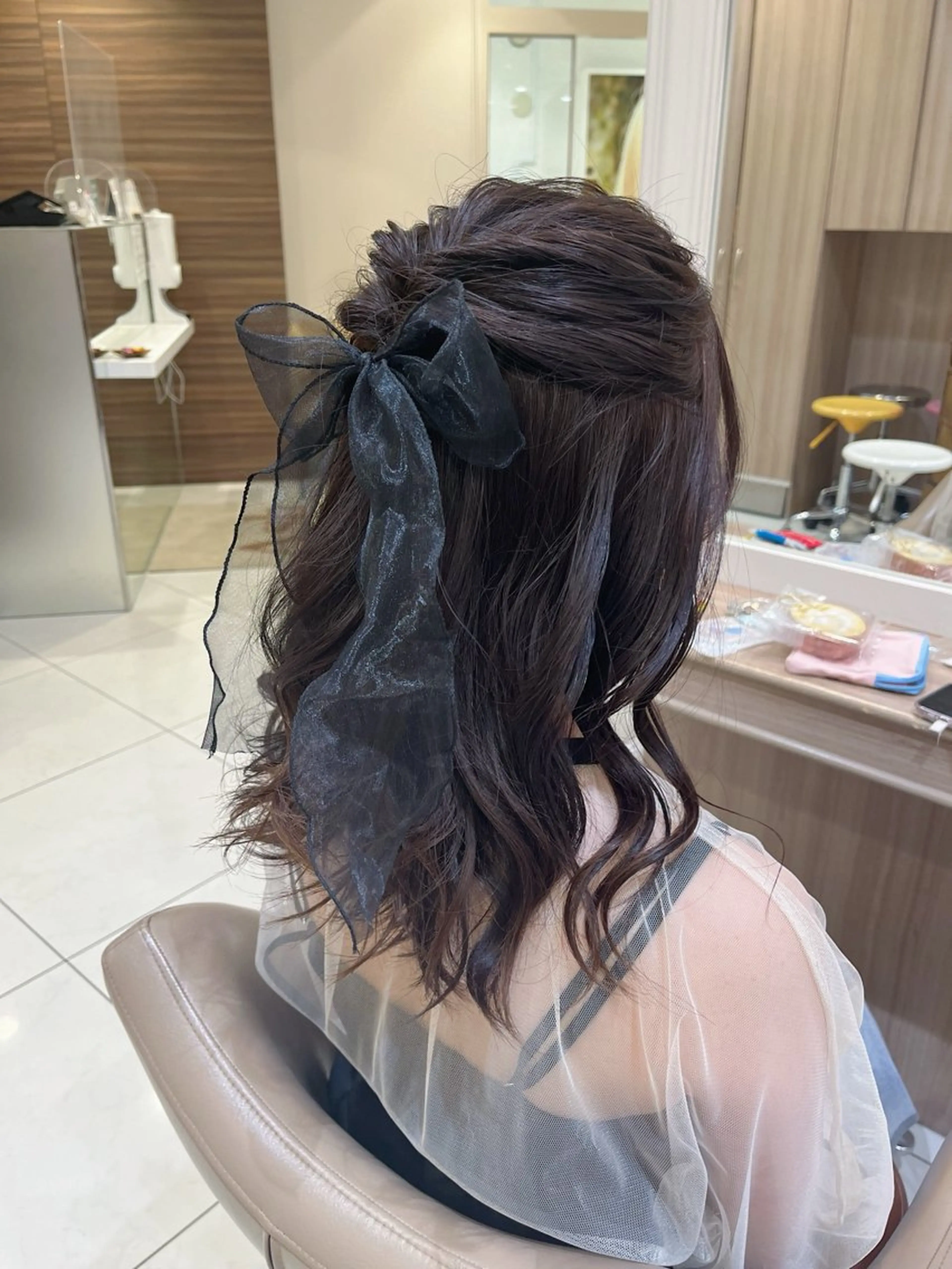 ヘアアレンジ ハイトーンカラー☁️ 西條 楓花のヘアスタイル