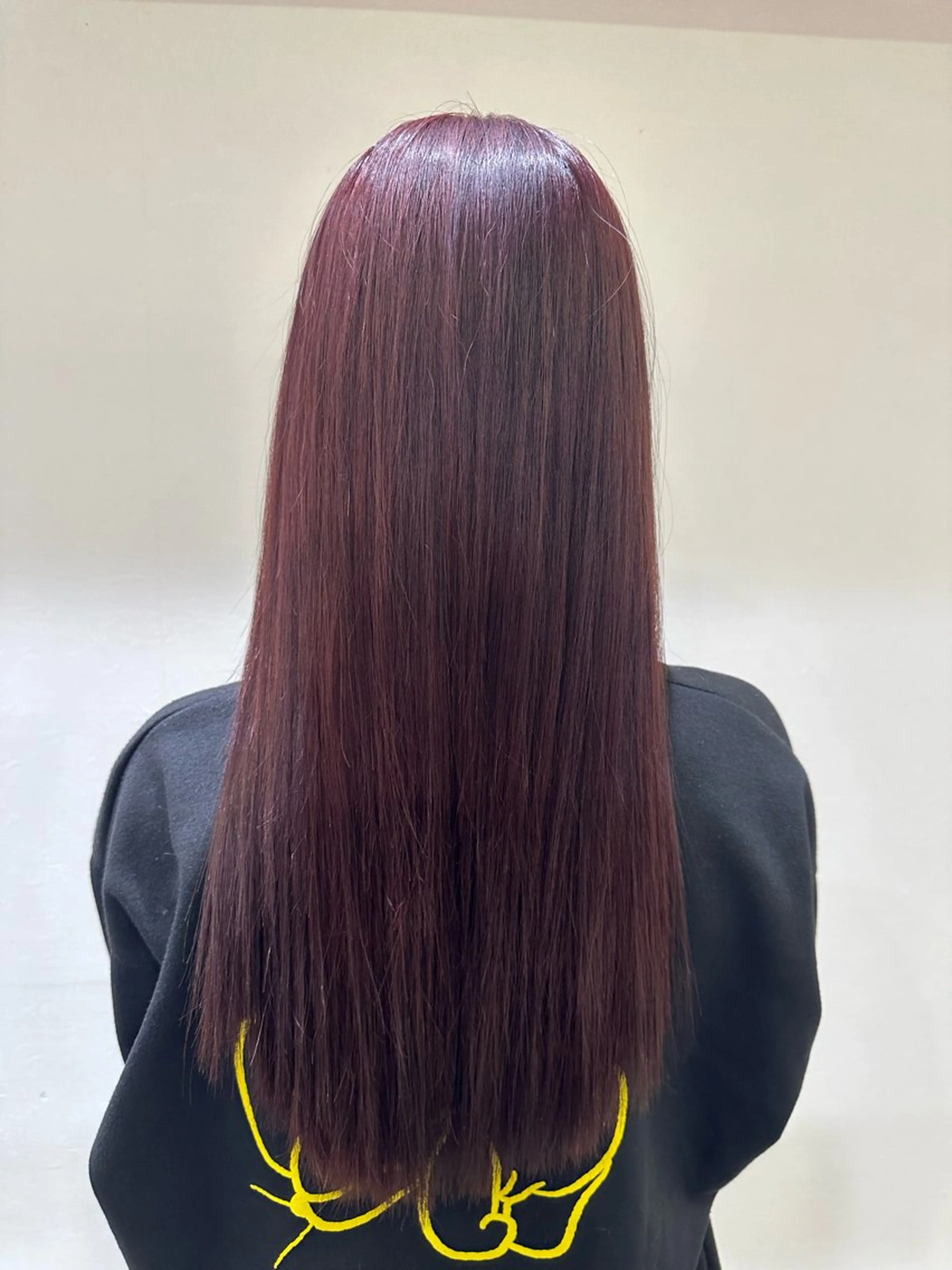 ロング カラー レッドカラー 伊藤 旭華のヘアスタイル