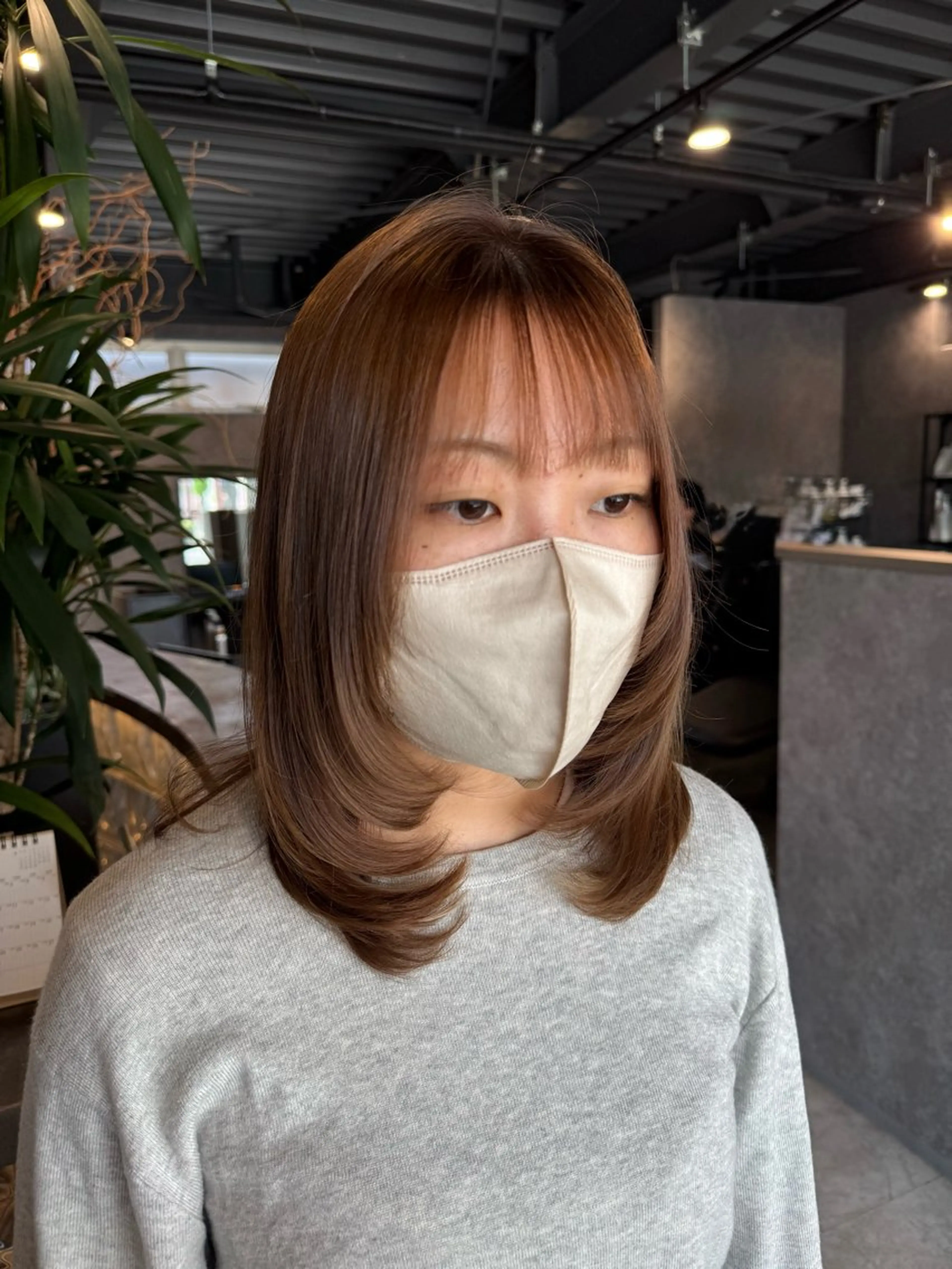 セミロング カラー ベージュカラー オリーブベージュ レイヤーカット ヘアカラー トリートメント ink Runaのマツエク・マツパデザイン