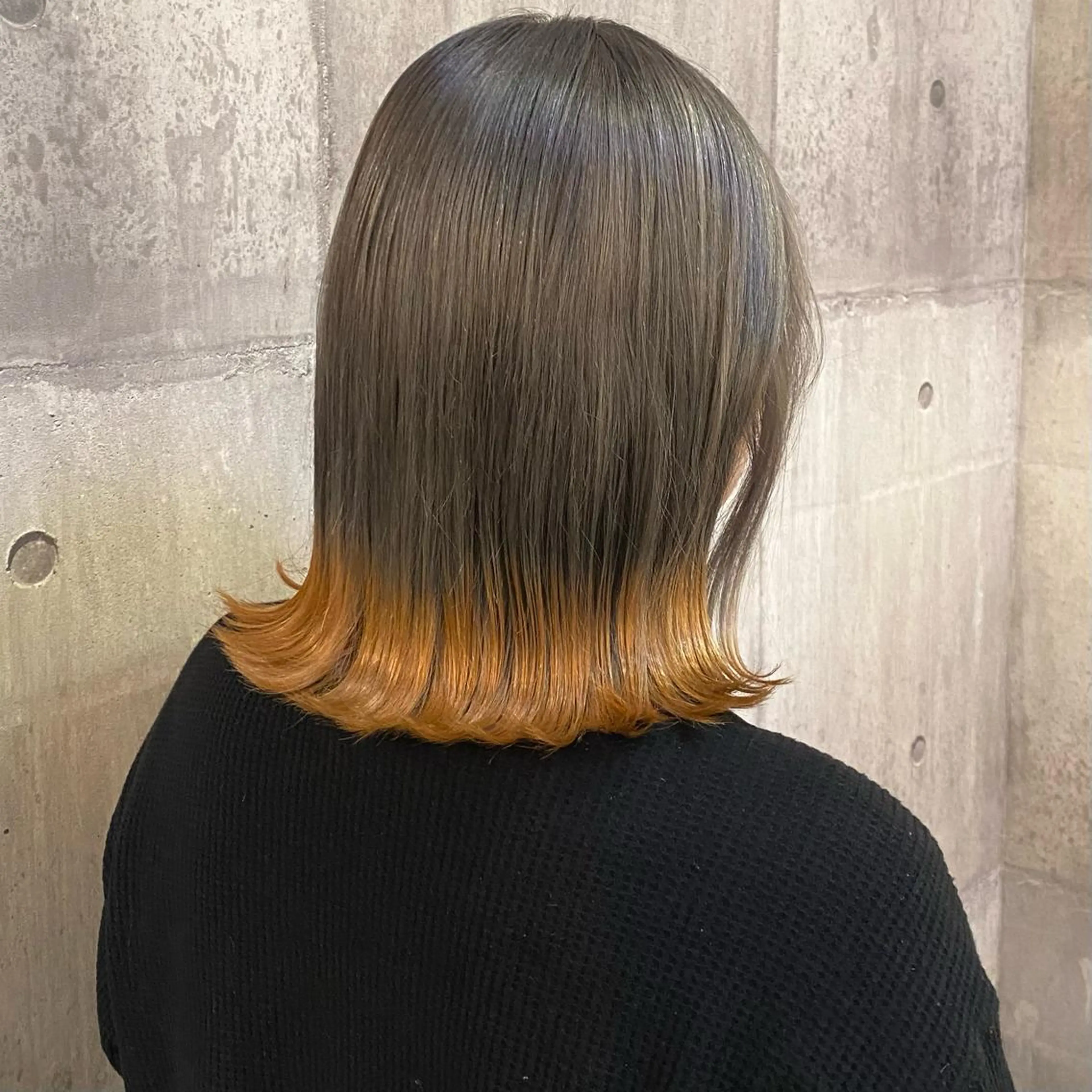 ミディアム カラー グレージュ ヘアカラー 比嘉 陽のヘアスタイル