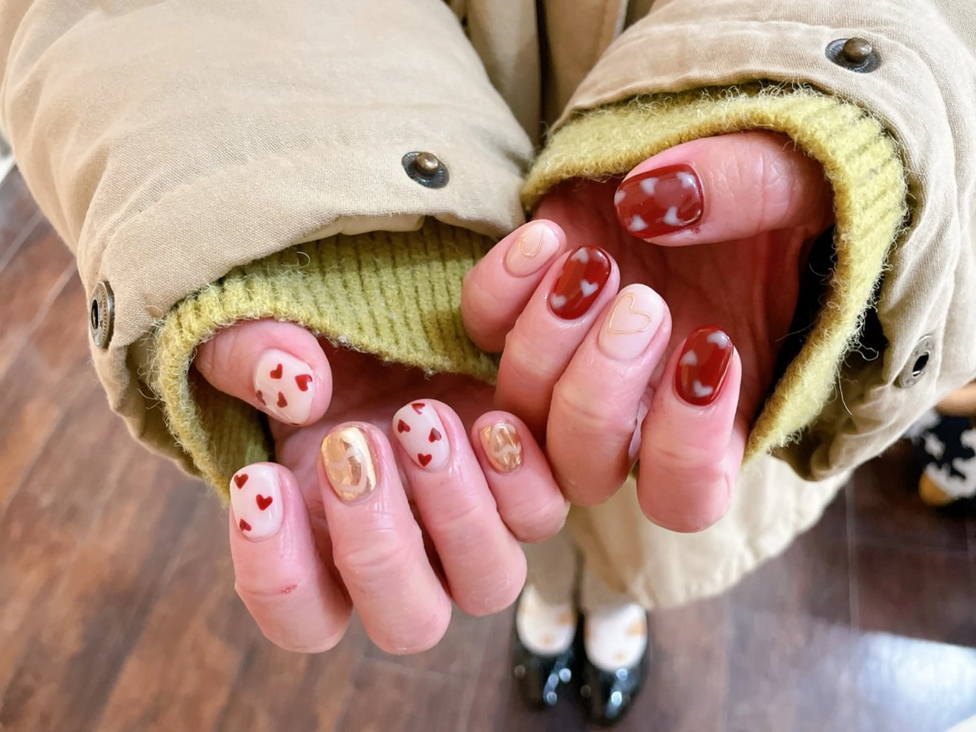 ネイル オーロラネイル フラワーネイル ジェルネイル ハート マグネットネイル nailroom OHANA🌴のネイルデザイン