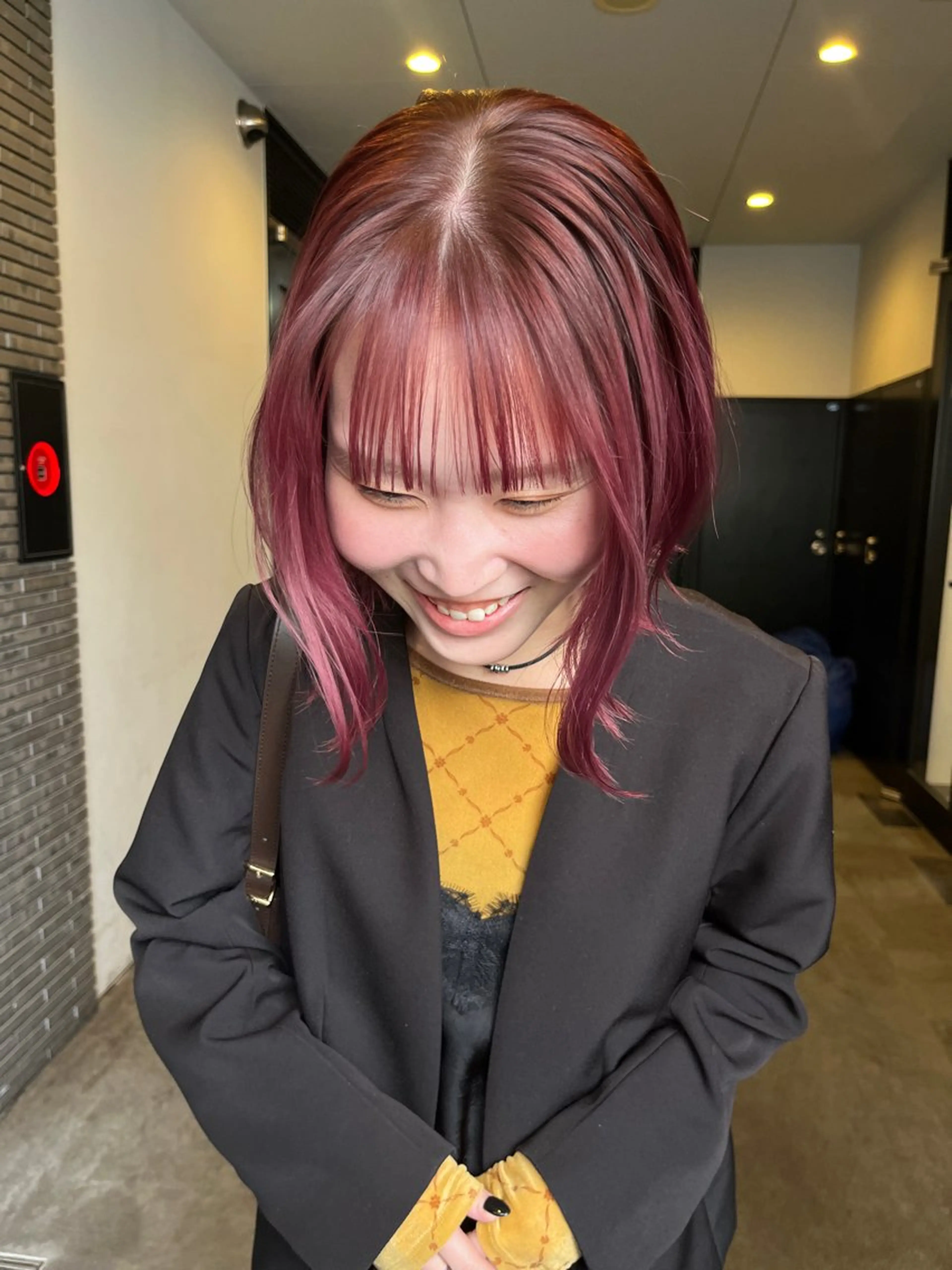 ショート カラー ブリーチ ブリーチなしカラー ピンクカラー レッドカラー hono/ボブ/ ハイトーン/ベージュのヘアスタイル