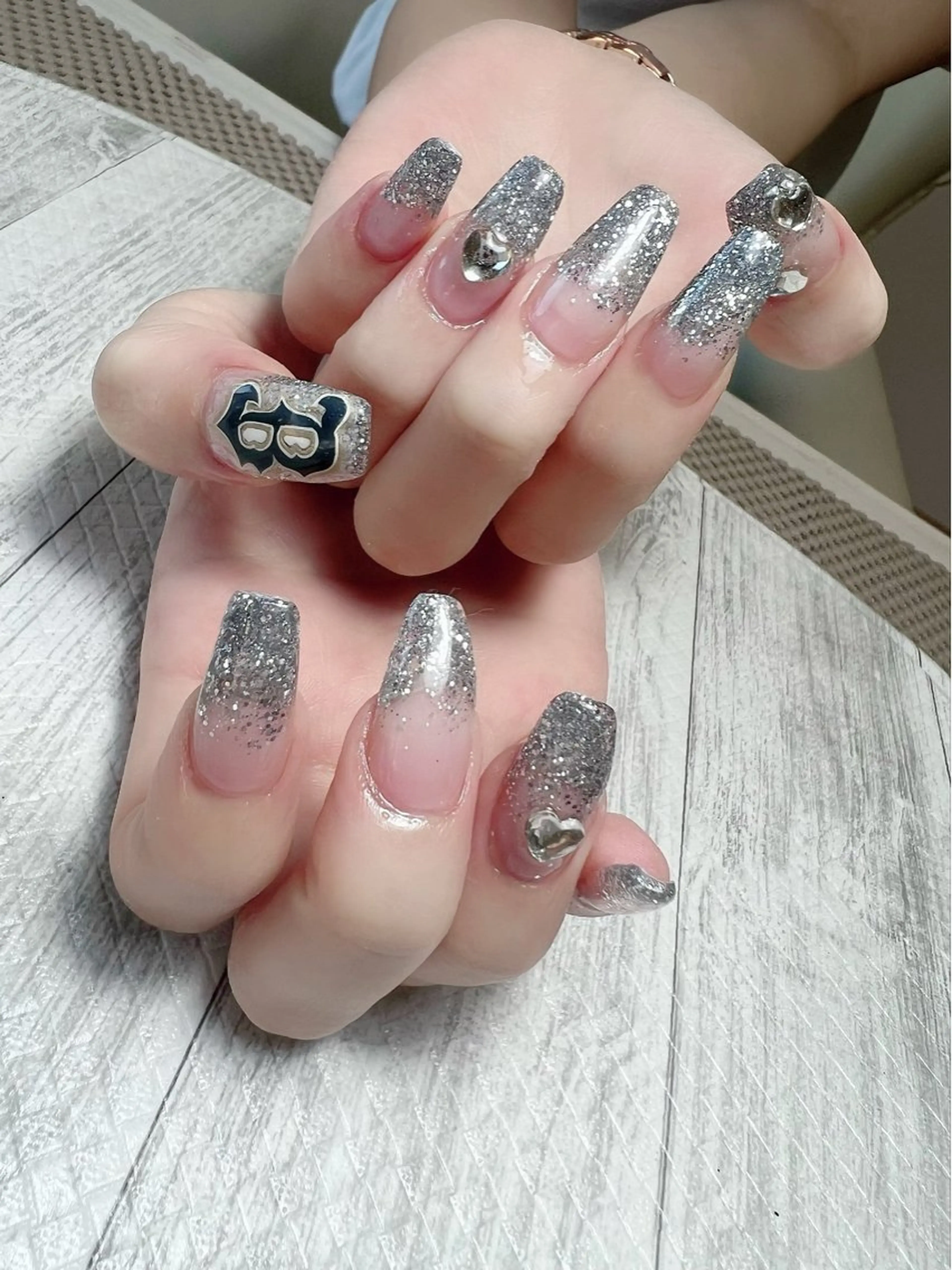 ネイル アートネイル ラメ(グリッター) ラメグラデーション スカルプネイル ハンドネイル シェヌネイル JURAのネイルデザイン