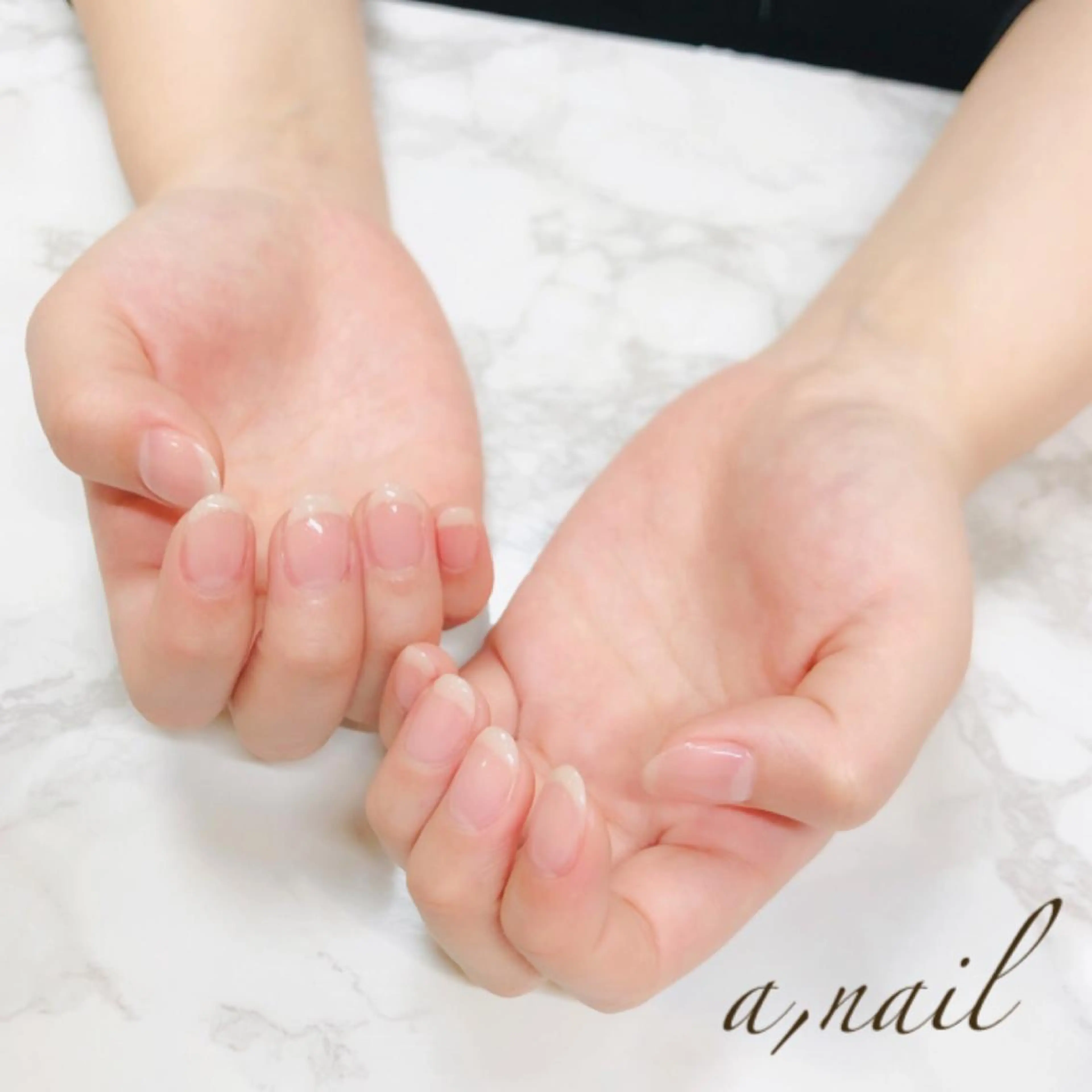 ネイル フットネイル ラメ(グリッター) ニュアンスネイル オフィスネイル ワンカラーネイル ハンドネイル ネイルサロン エーネイルのネイルデザイン