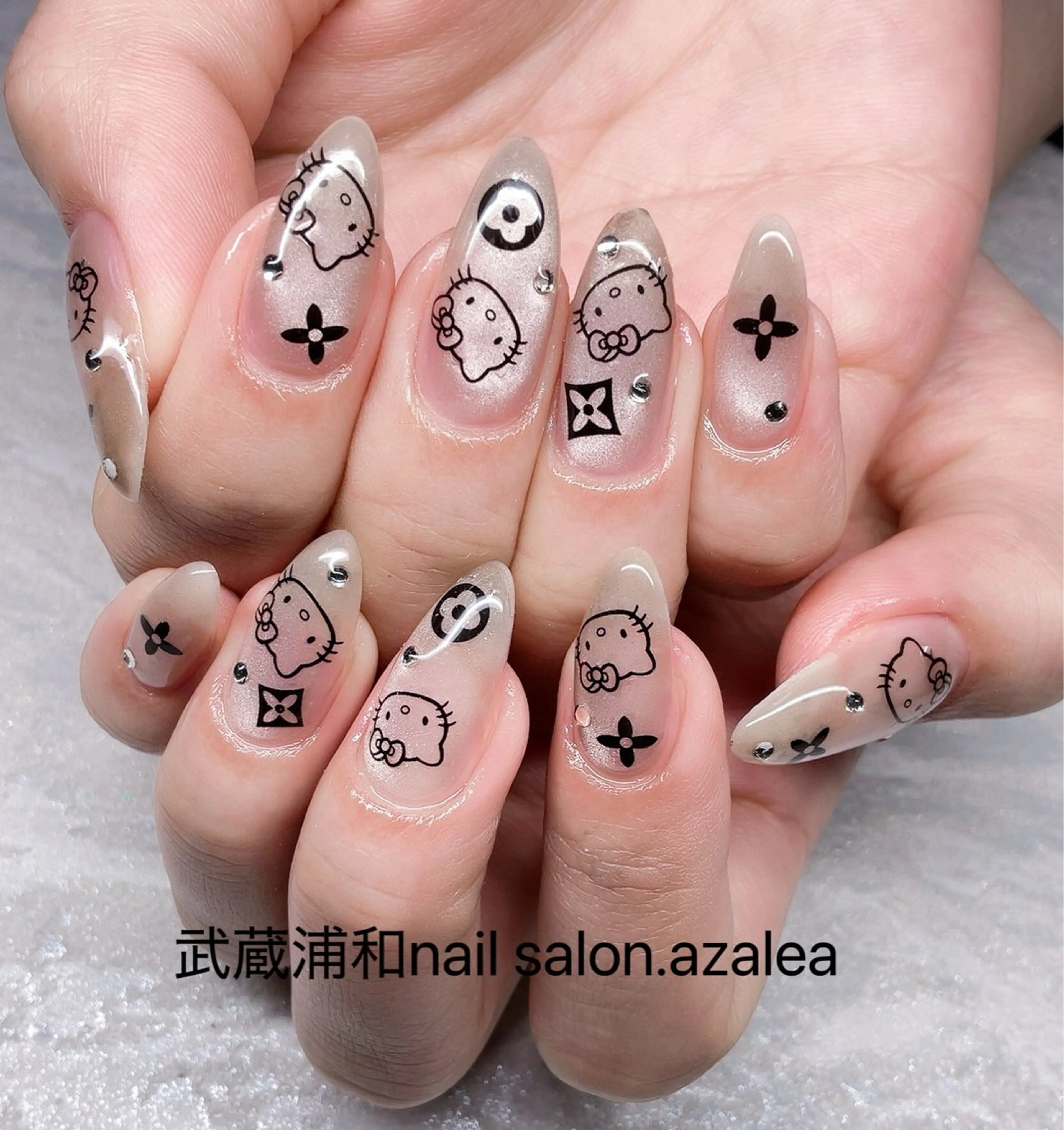 ネイル ハンドネイル R inのネイルデザイン