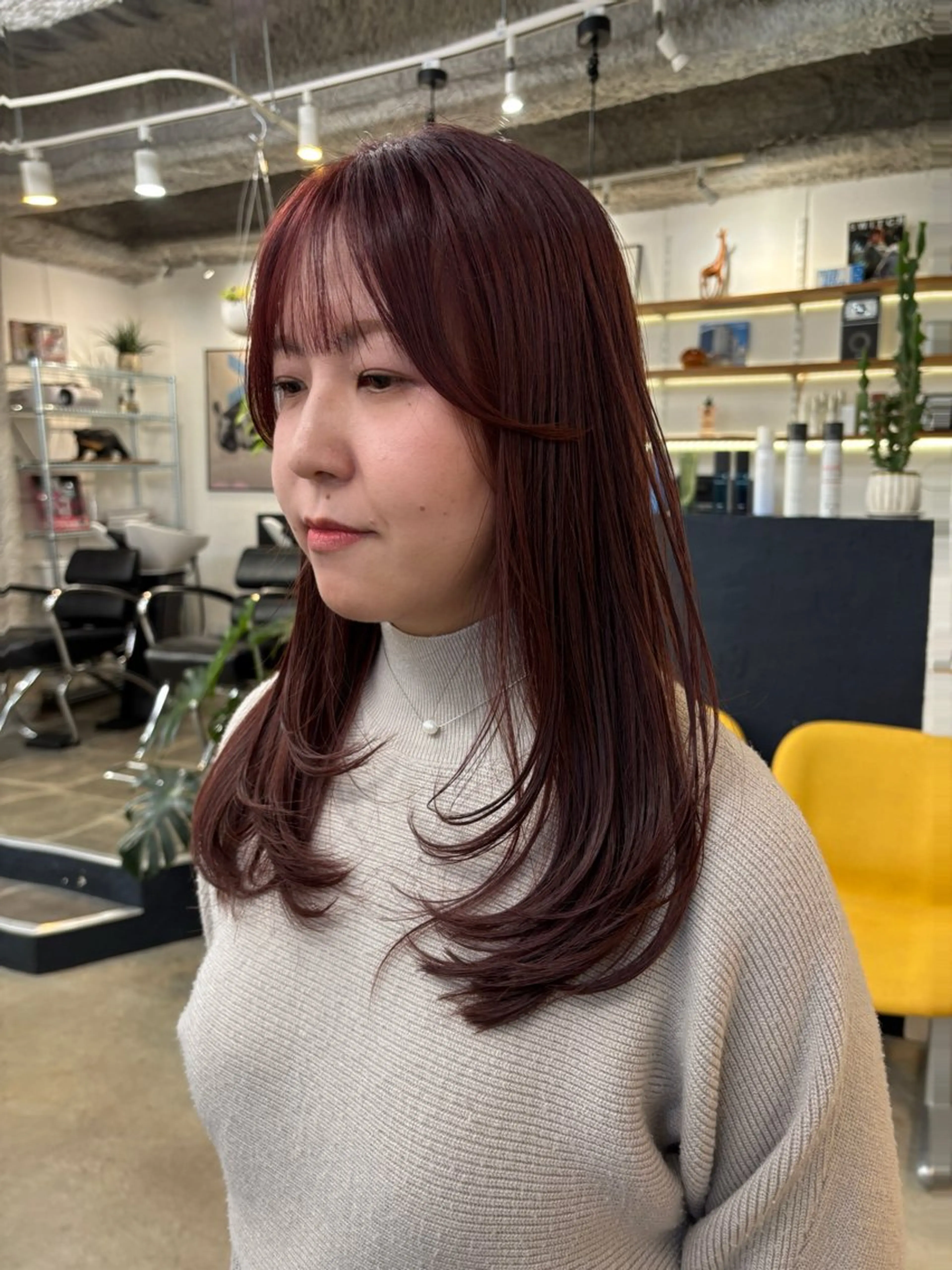 セミロング カラー ベージュカラー ブリーチ ボルドーカラー ブラウンカラー カシス カット ヘアカラー トリートメント 暖色カラー/天神/ ヘイマサクラのヘアスタイル