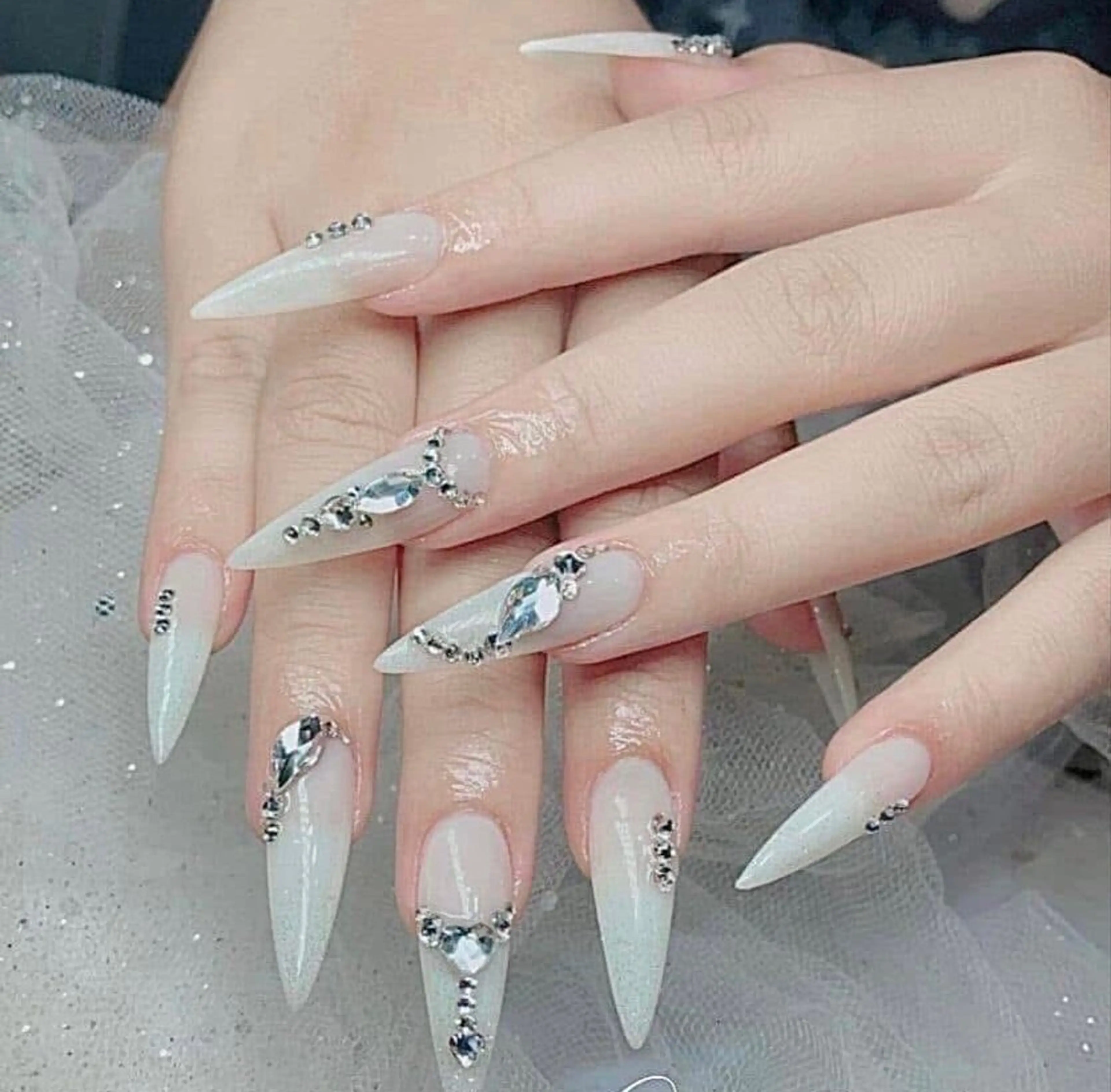 ネイル ストーンネイル ネイルチップ 愛 子のネイルデザイン