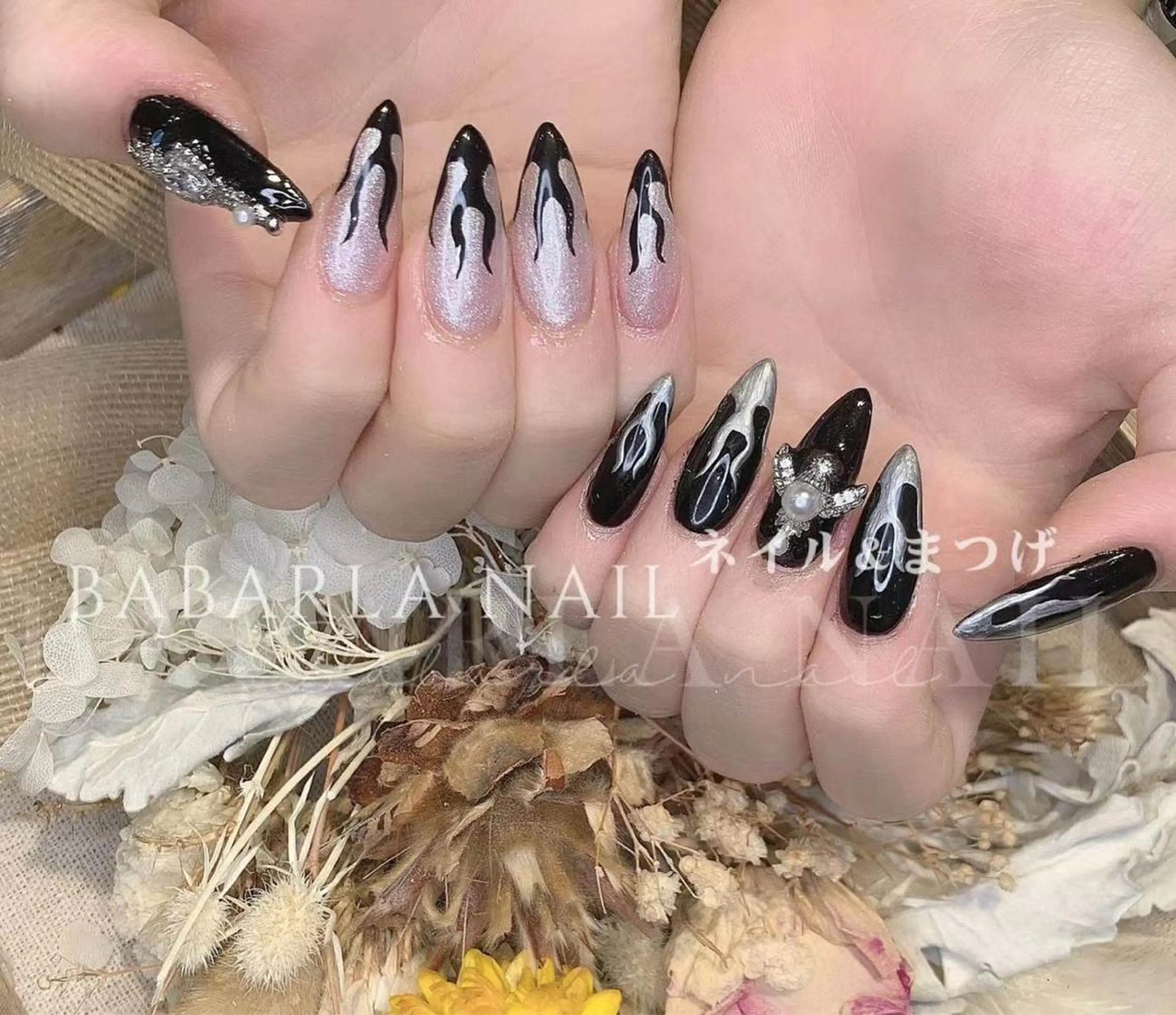 ネイル キラキラネイル ミラーネイル シルバー Babarla nailのネイルデザイン
