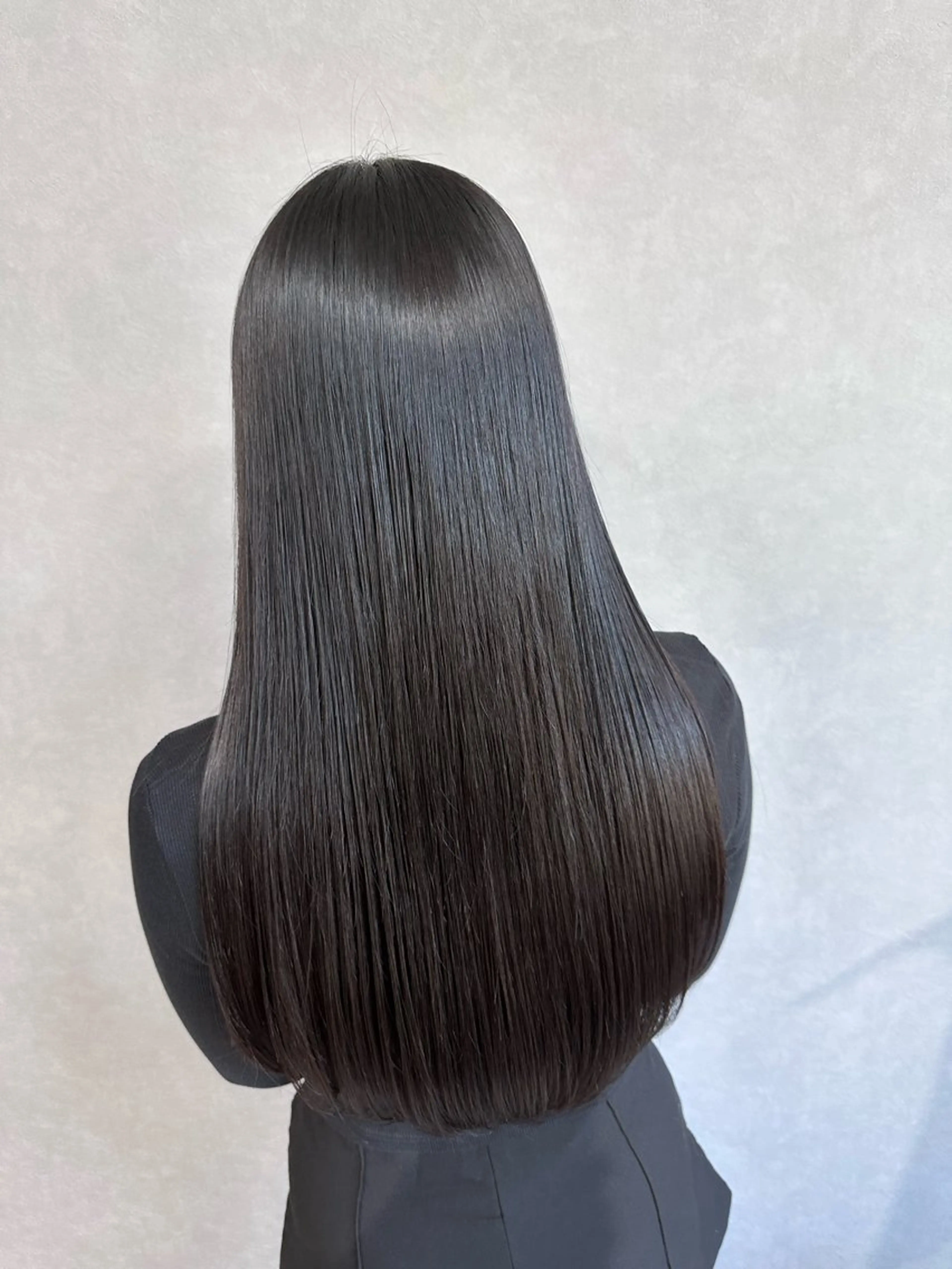 ロング Luana 照沼翔太のヘアスタイル