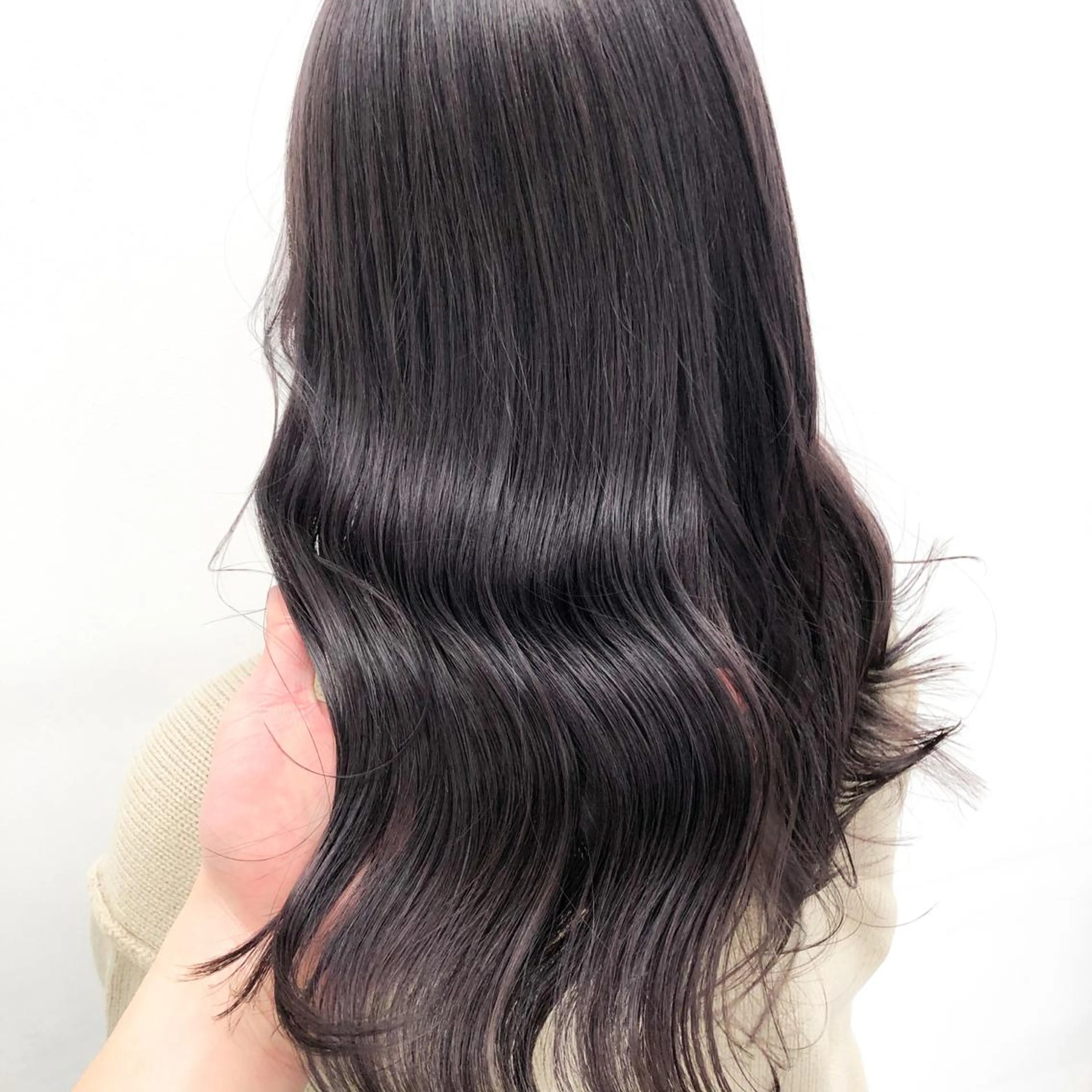 セミロング カラー ハイトーン×レイヤー カットTAKUMIのヘアスタイル