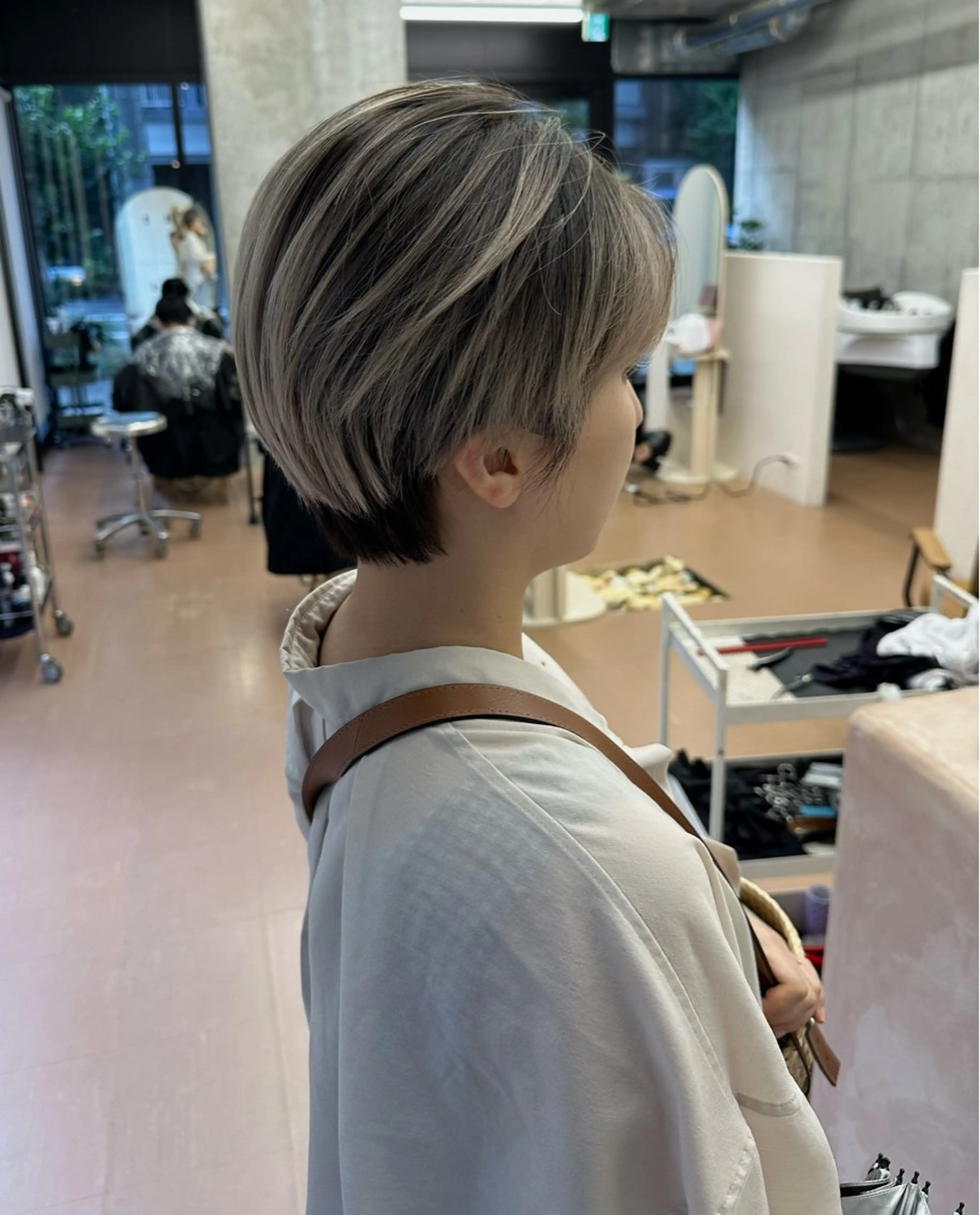 ショート ハイライト 髪質改善 レイヤーカット 森本 笑のヘアスタイル