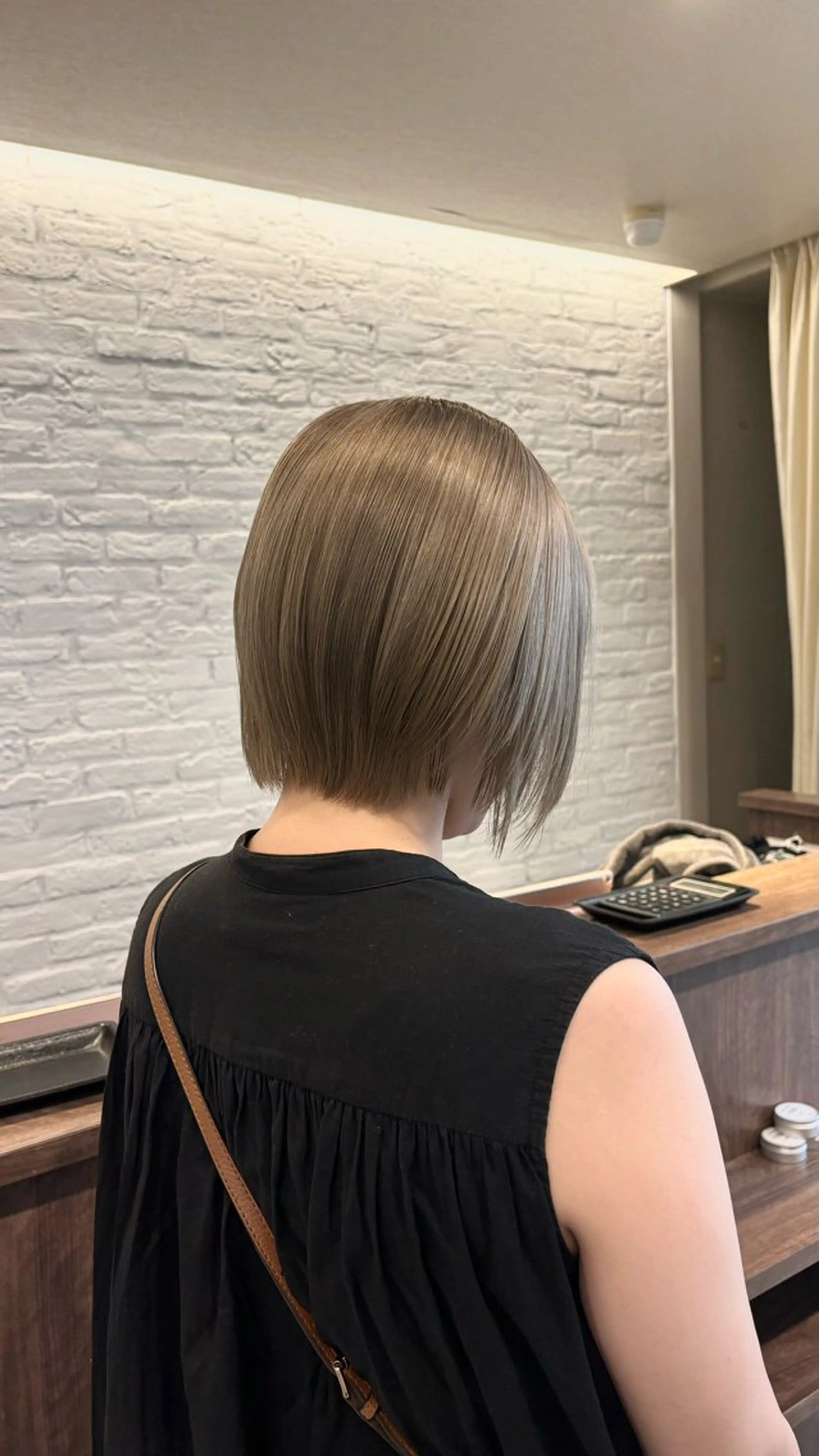 ショート カラー グレージュ 服部 沙弥佳のヘアスタイル