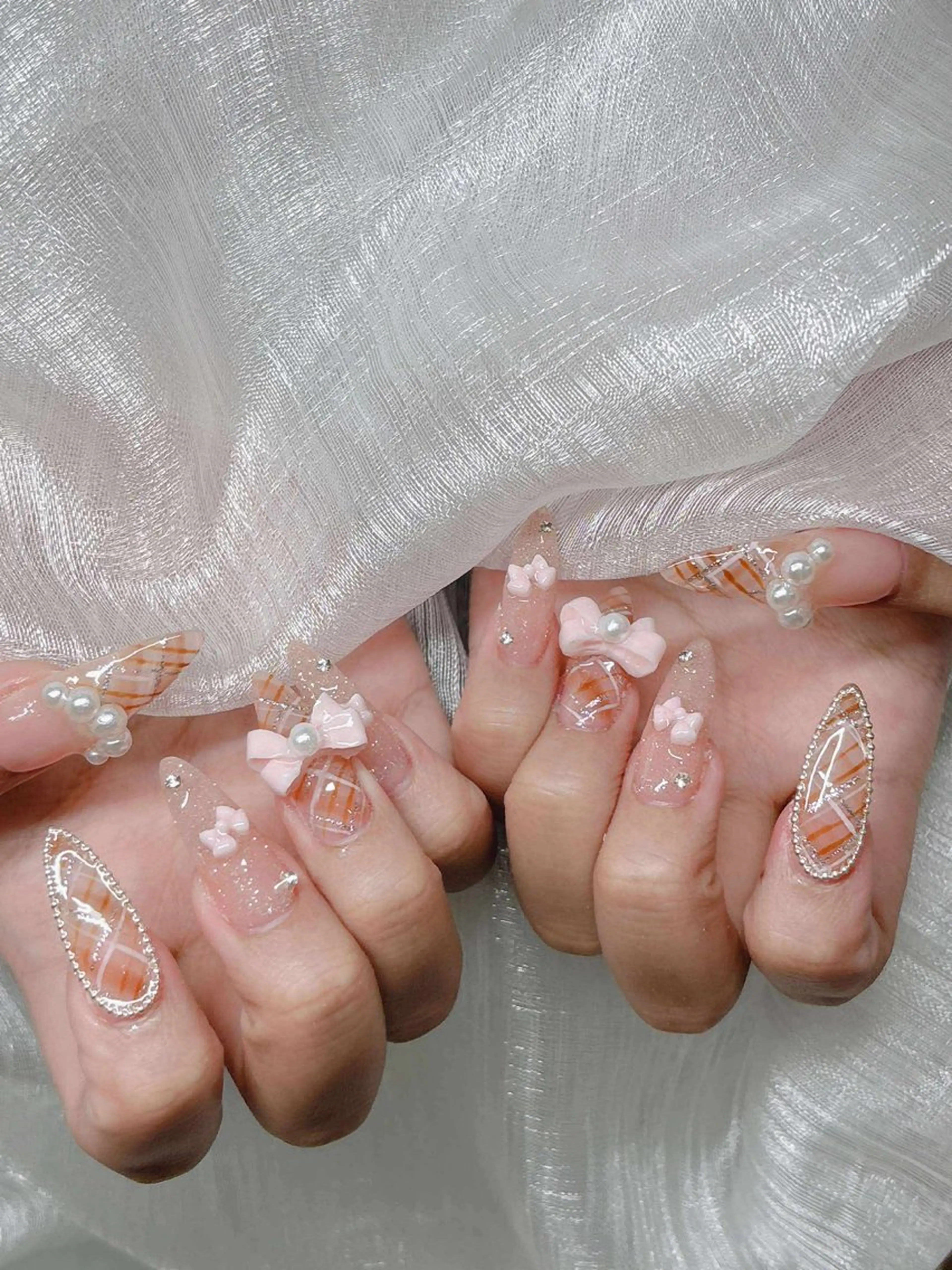 ネイル 長さ出し グラデーション 卒業式 キラキラネイル マグネットネイル ハンドネイル Lee Nailsのネイルデザイン