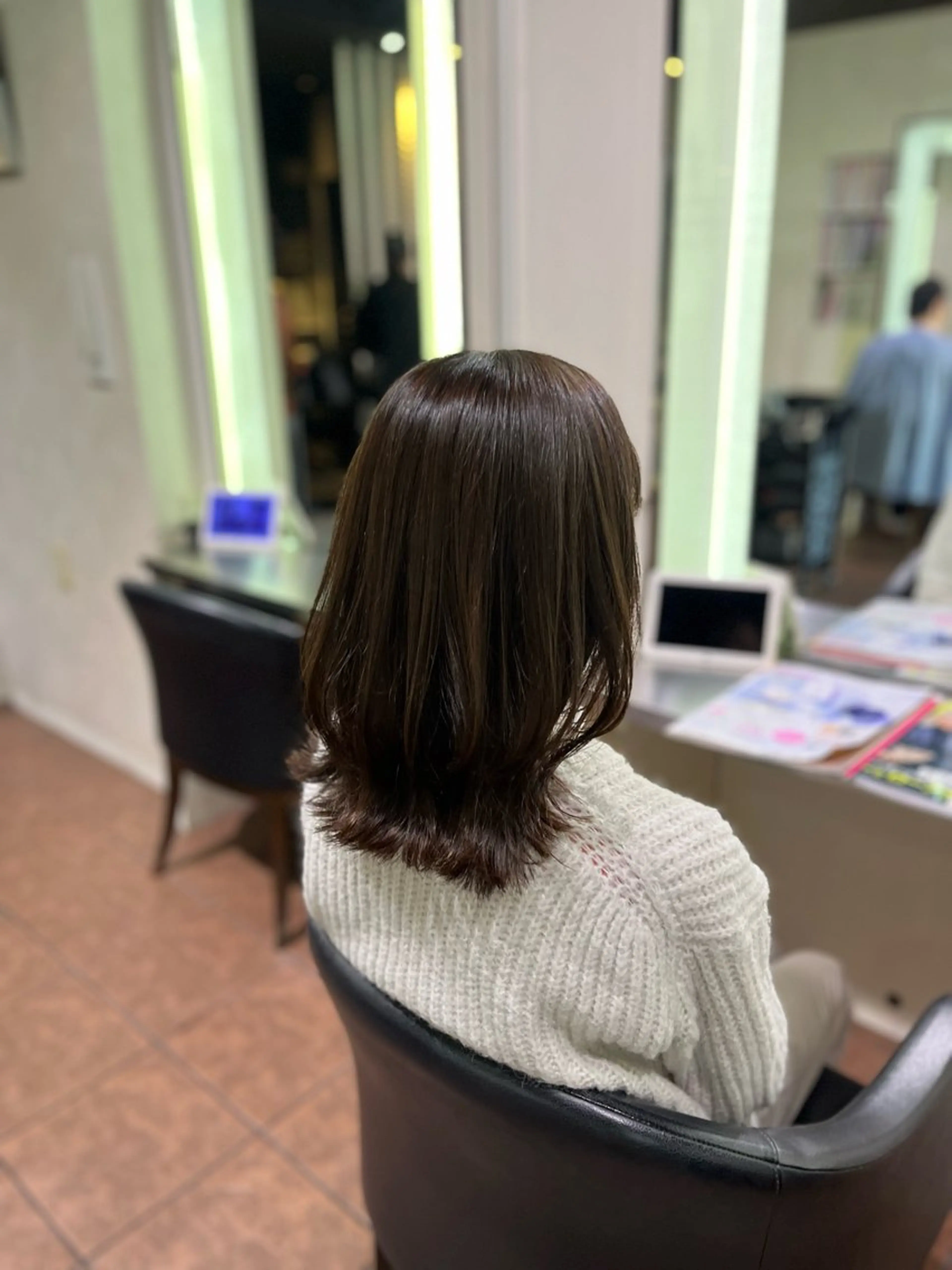 ミディアム レイヤーカット カット ヘアカラー 都築 明日香のヘアスタイル