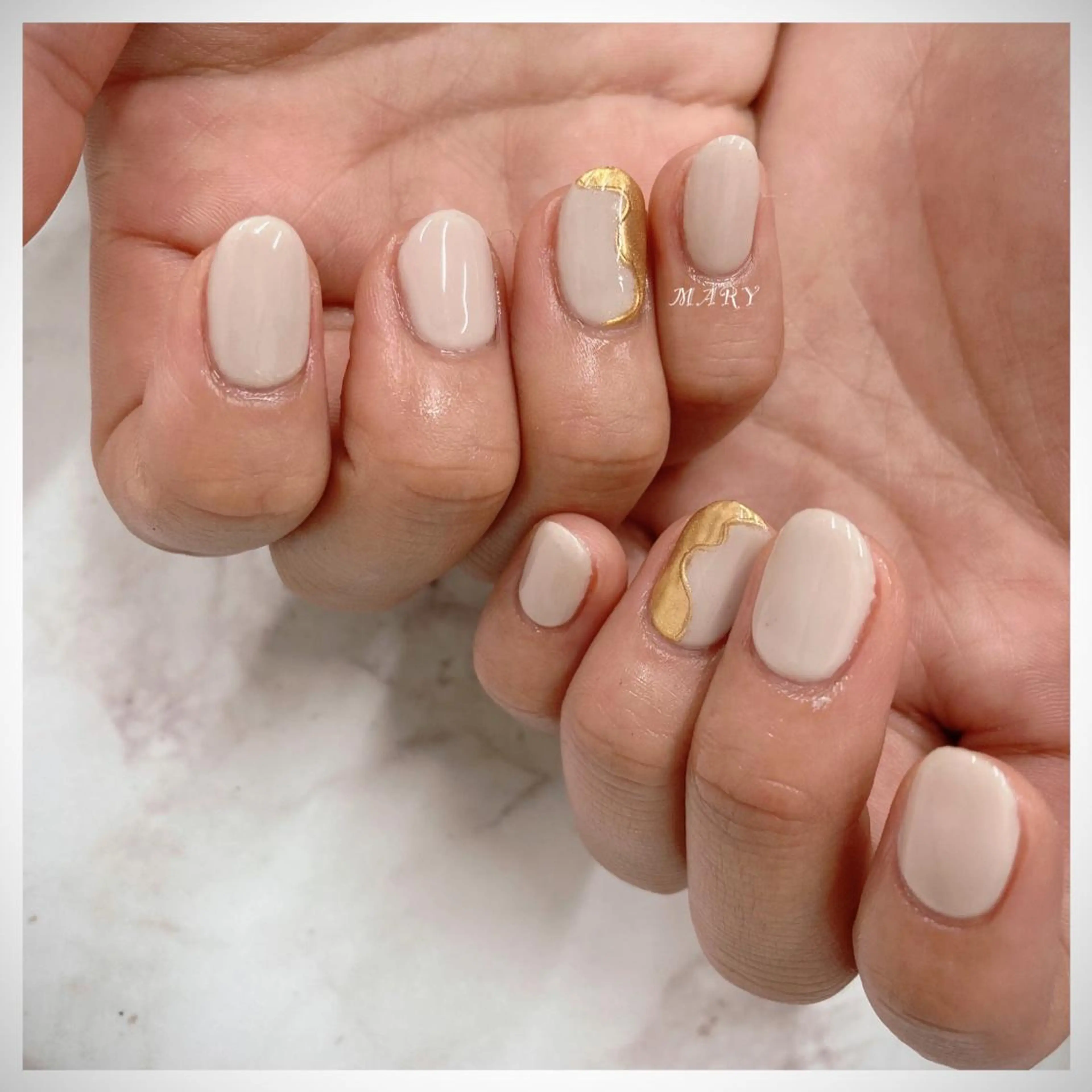 ネイル ミラーネイル ニュアンスネイル オフィスネイル ワンカラーネイル シンプルネイル Mary nail .narumiのネイルデザイン