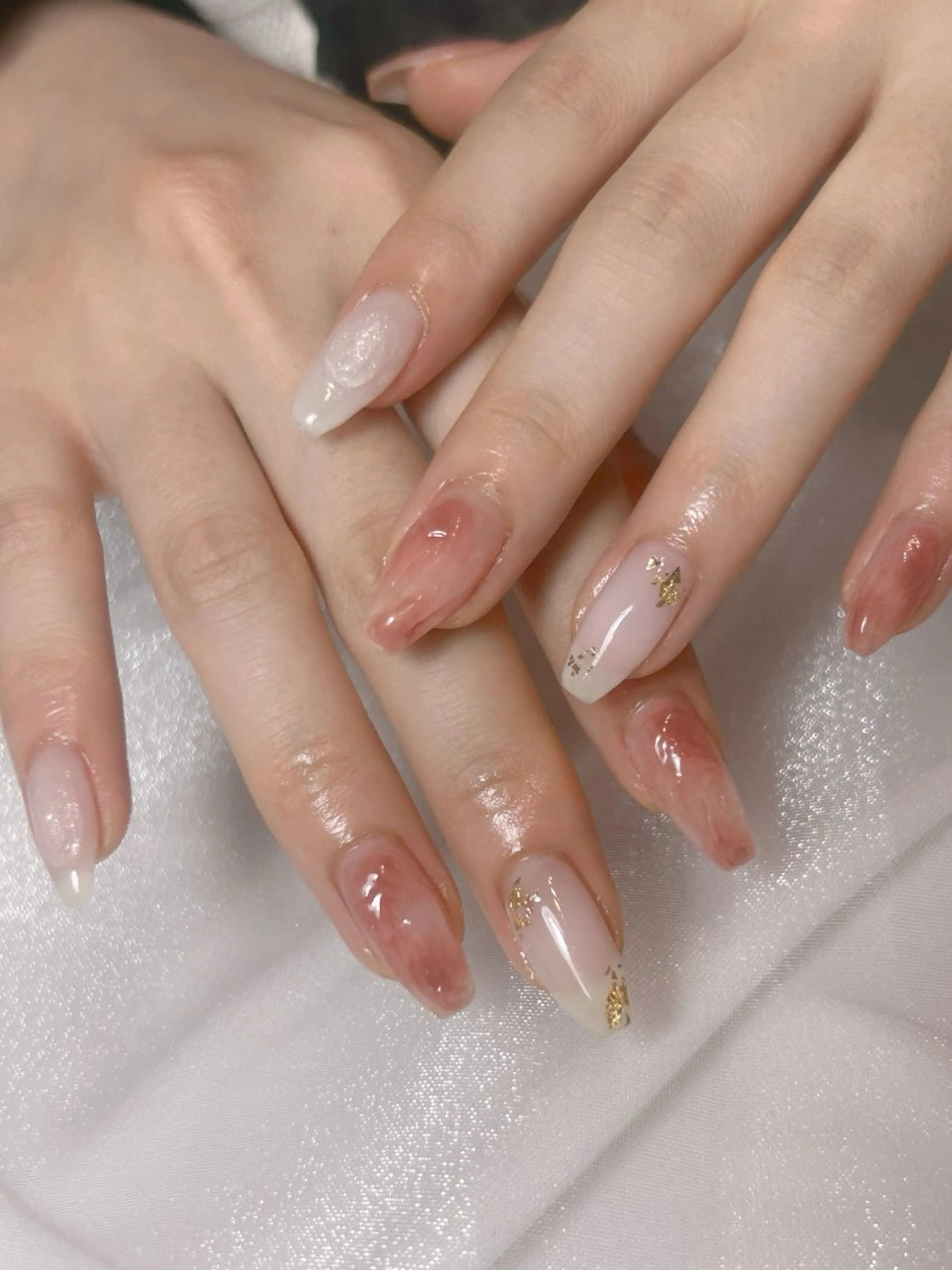 ネイル ニュアンスネイル ピンク ぷっくりネイル 春ネイル ハンドネイル nico +所属・nico + 鷲野のネイルデザイン