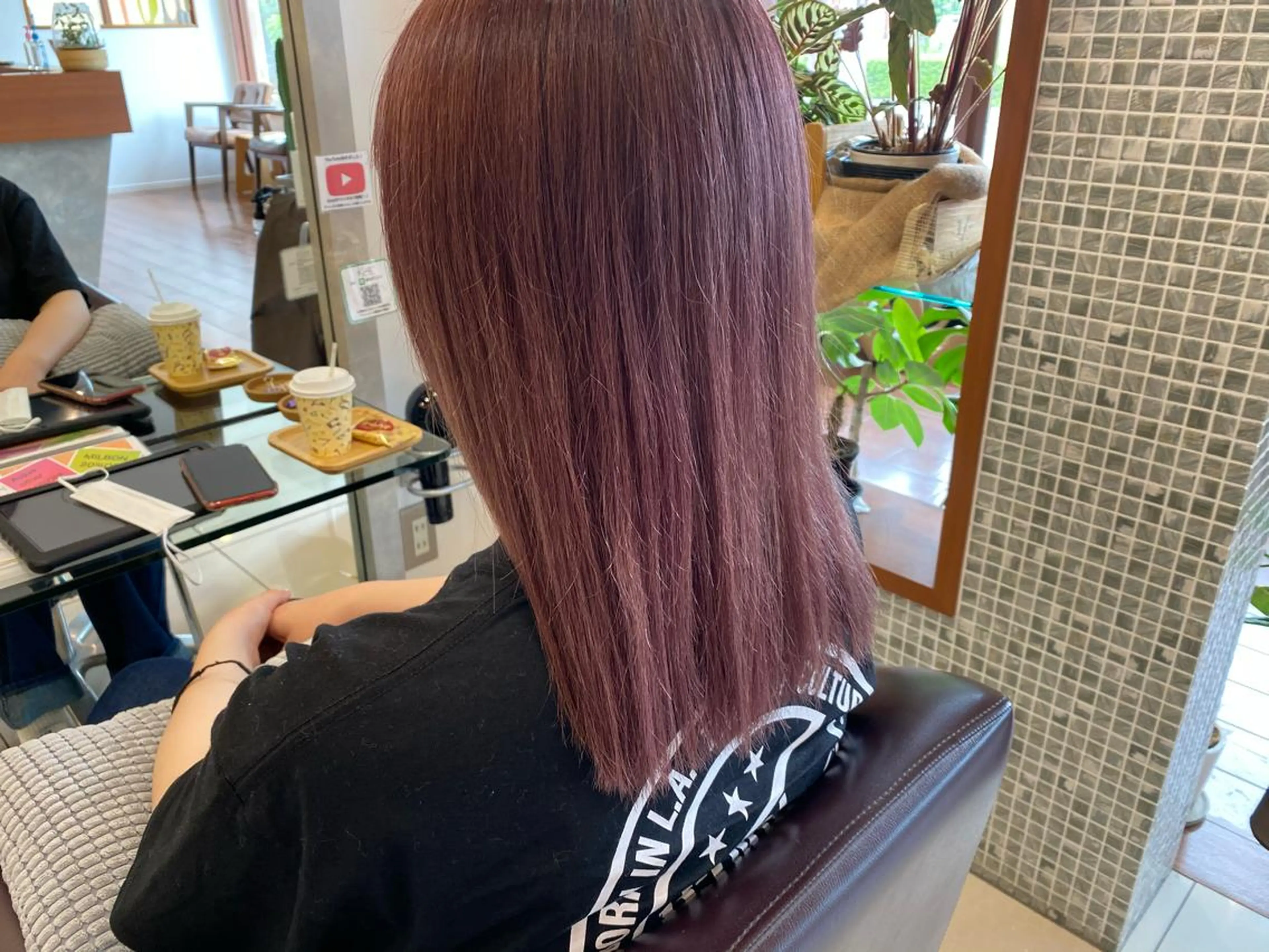 ミディアム カラー ブリーチ 透明感カラー ピンクカラー カット ヘアカラー トリートメント 鈴木 翔梧のヘアスタイル