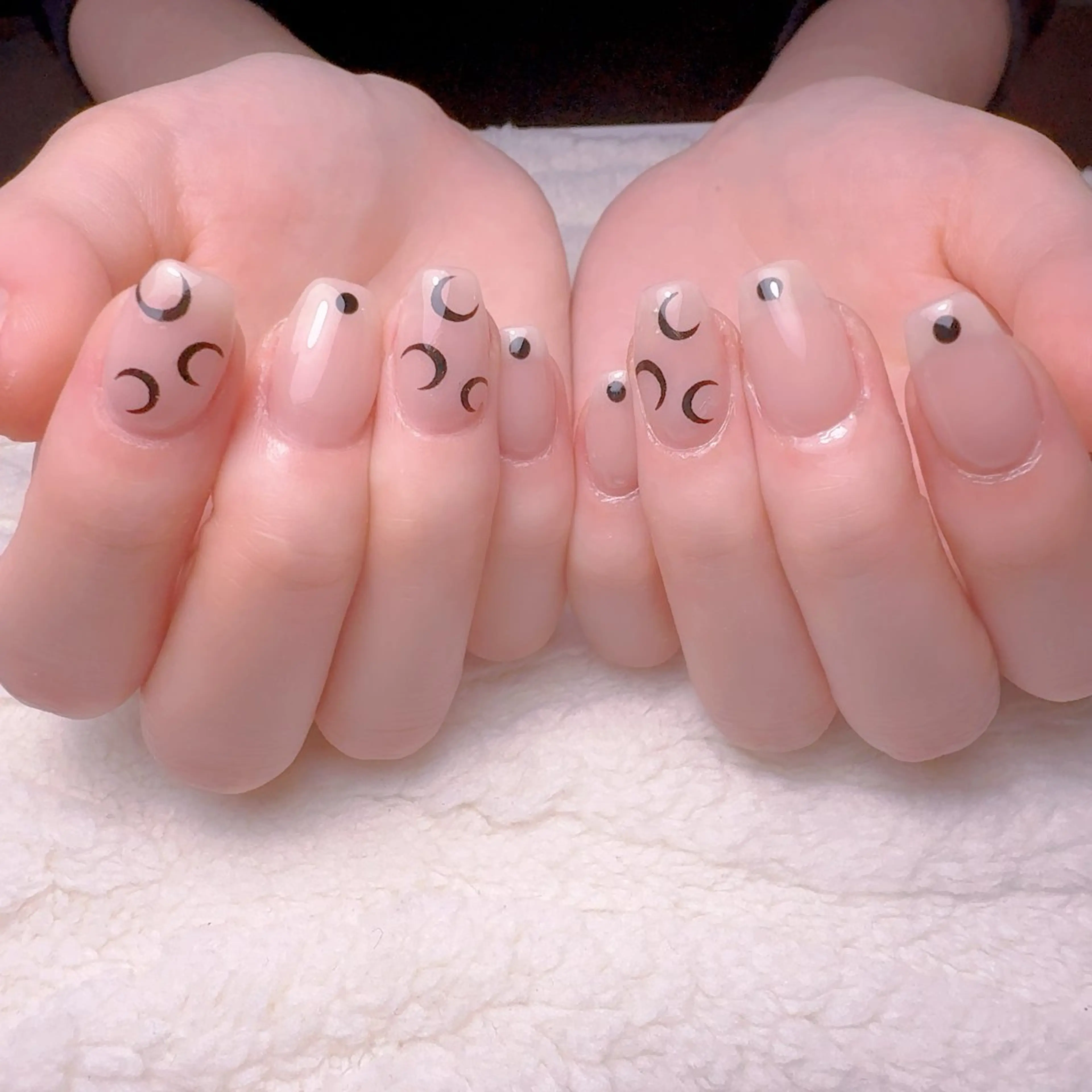 ネイル キラキラネイル 韓国ネイル オフィスネイル ハンドネイル cat‘s nail🐈‍⬛のネイルデザイン