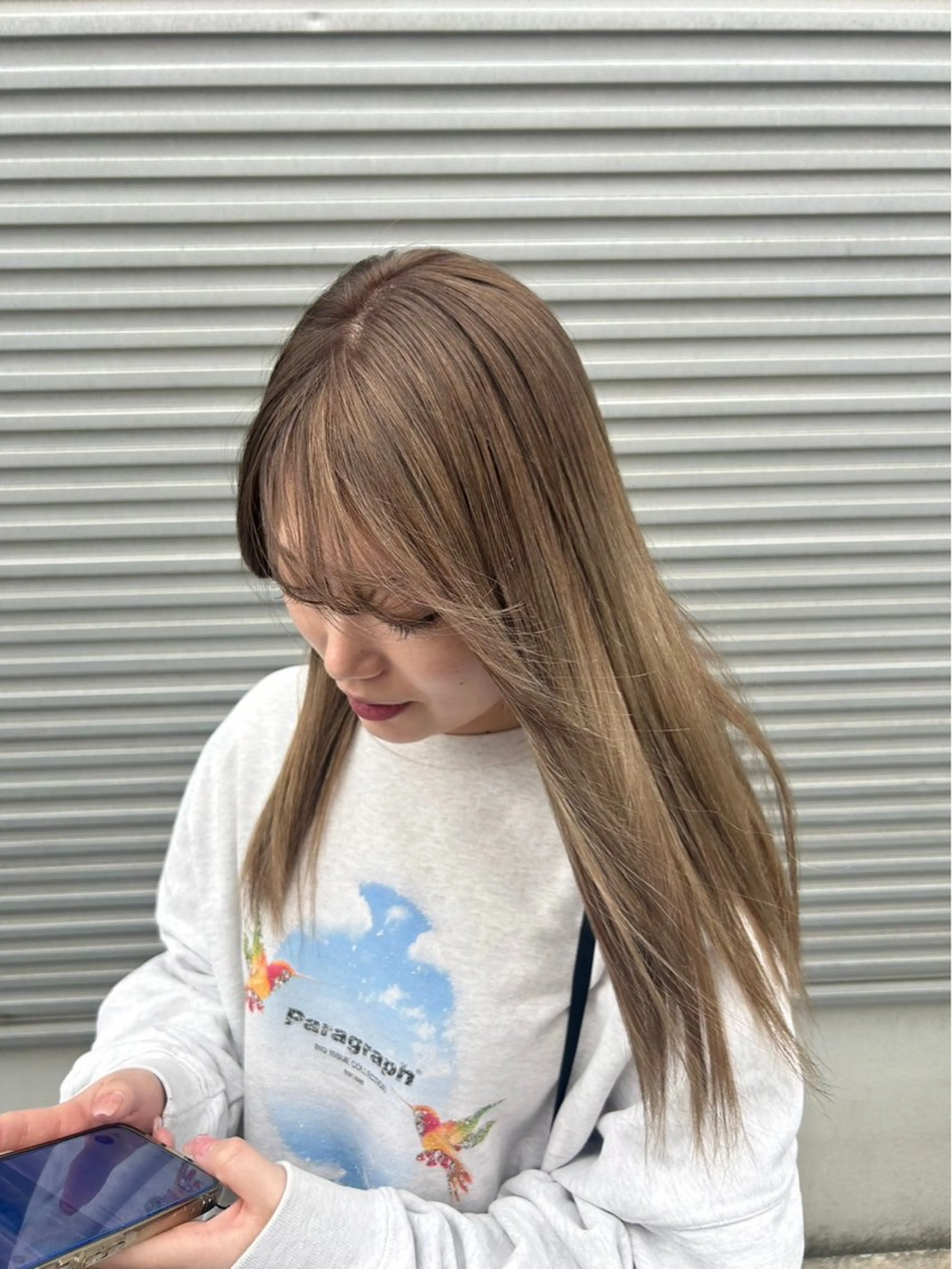 ロング カラー momb 折戸結菜のヘアスタイル