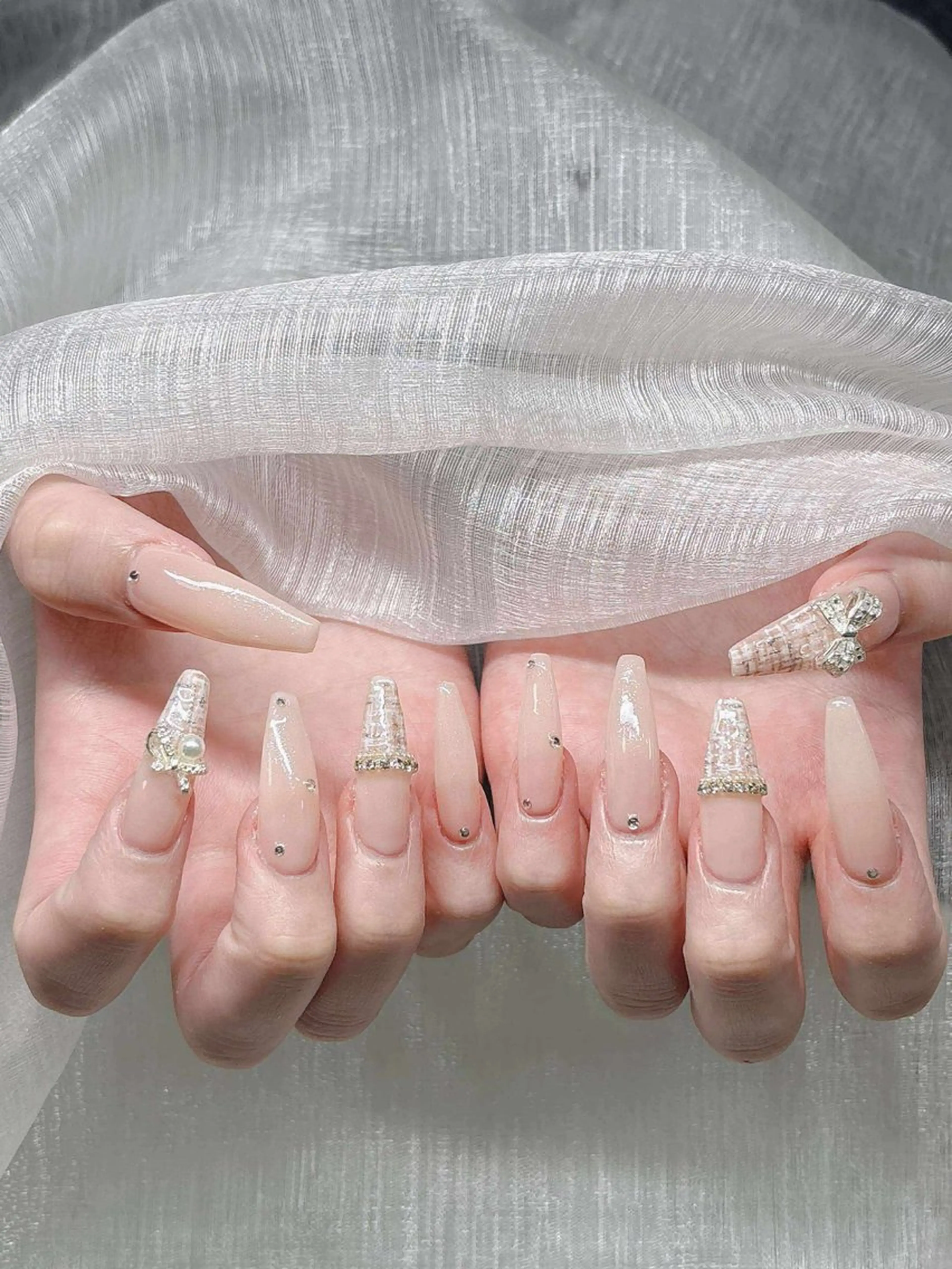 ネイル 長さ出し グラデーション 卒業式 キラキラネイル マグネットネイル ハンドネイル Lee Nailsのネイルデザイン