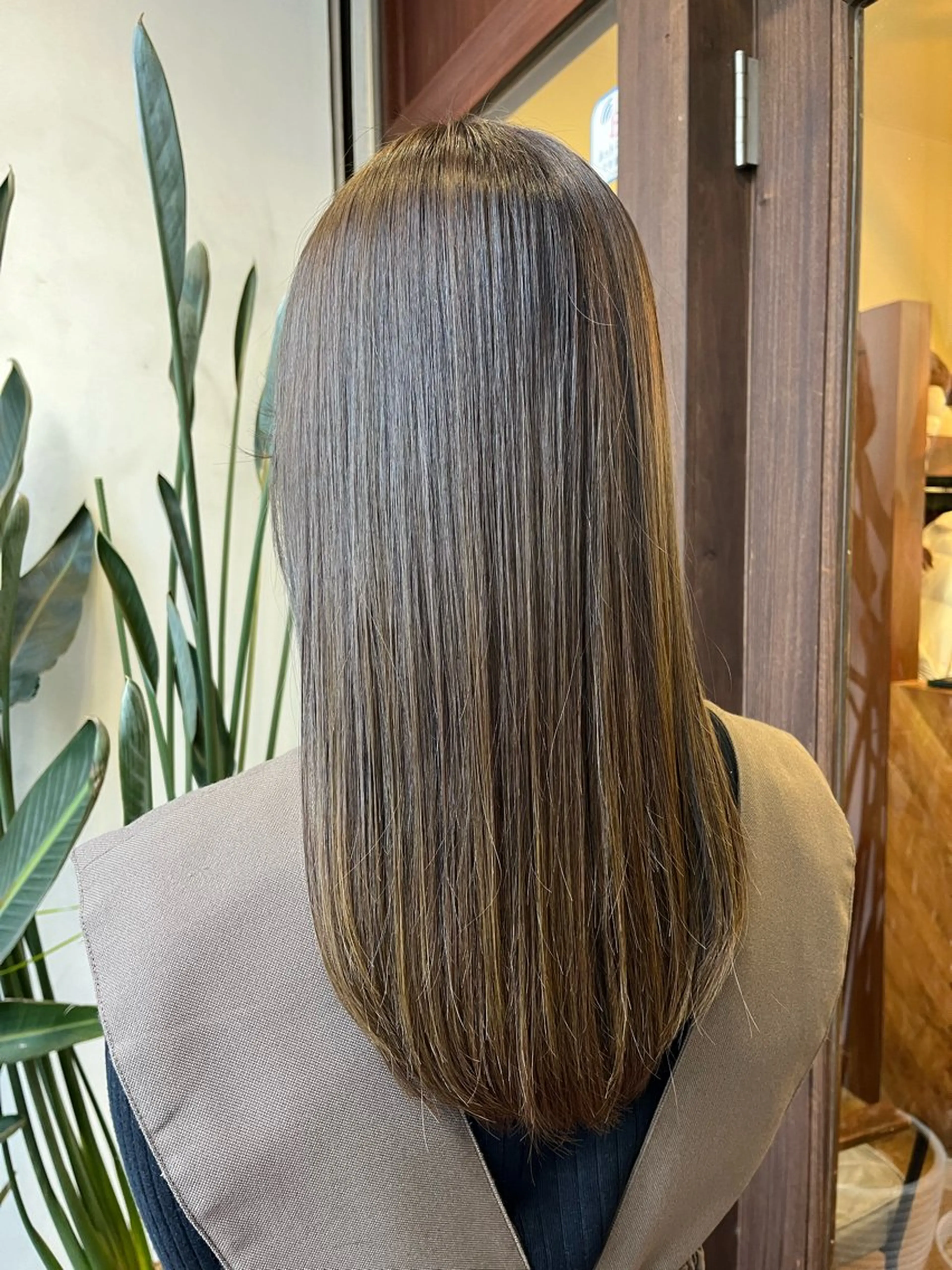 カラー カット ヘアカラー トリートメント ヘッドスパ 透明感/低ダメージ インナー🩵角田紗雪のヘアスタイル