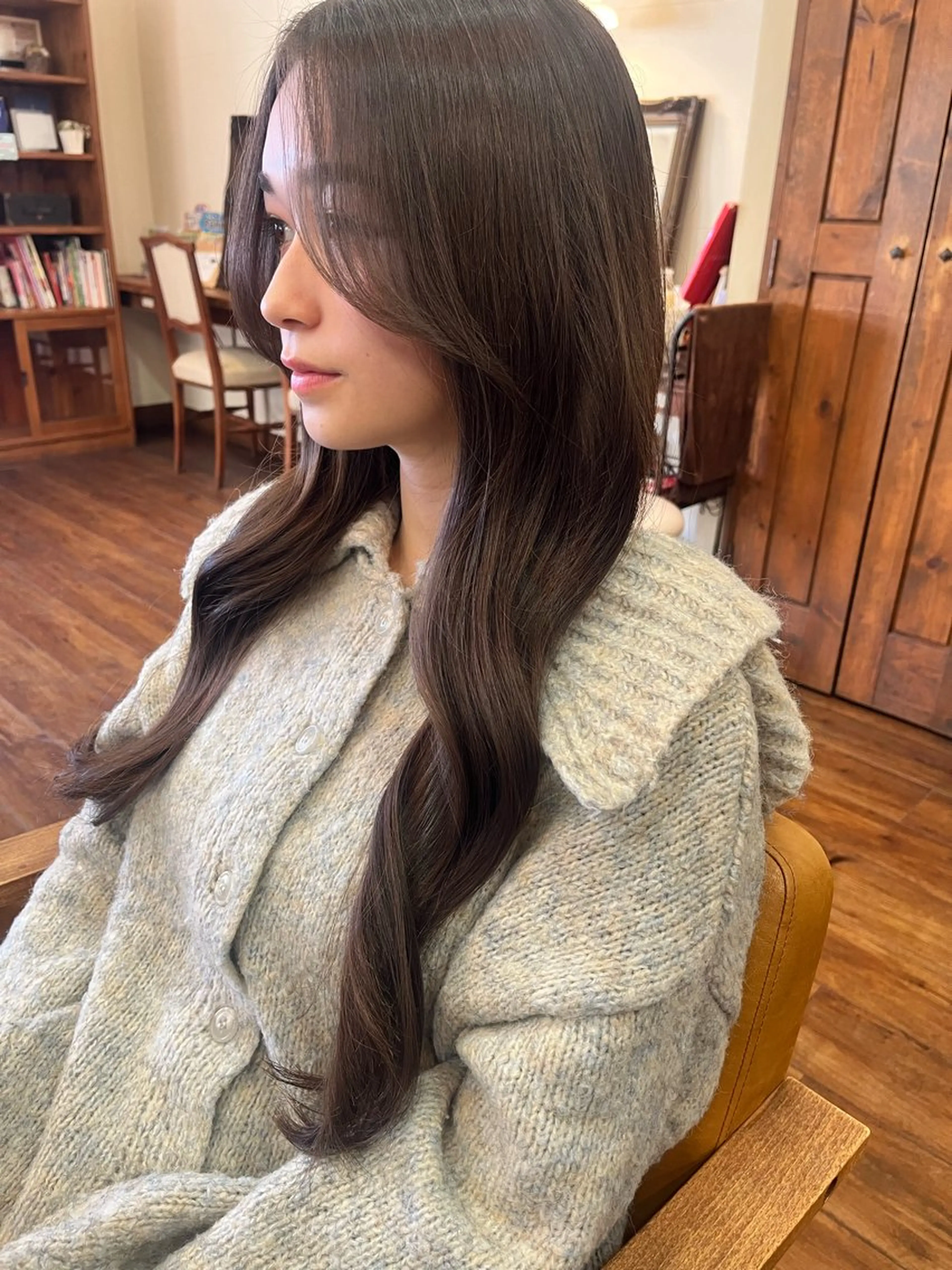 ロング 顔周りカット Ayumi/艶カラー /レイヤー/ネイルのヘアスタイル