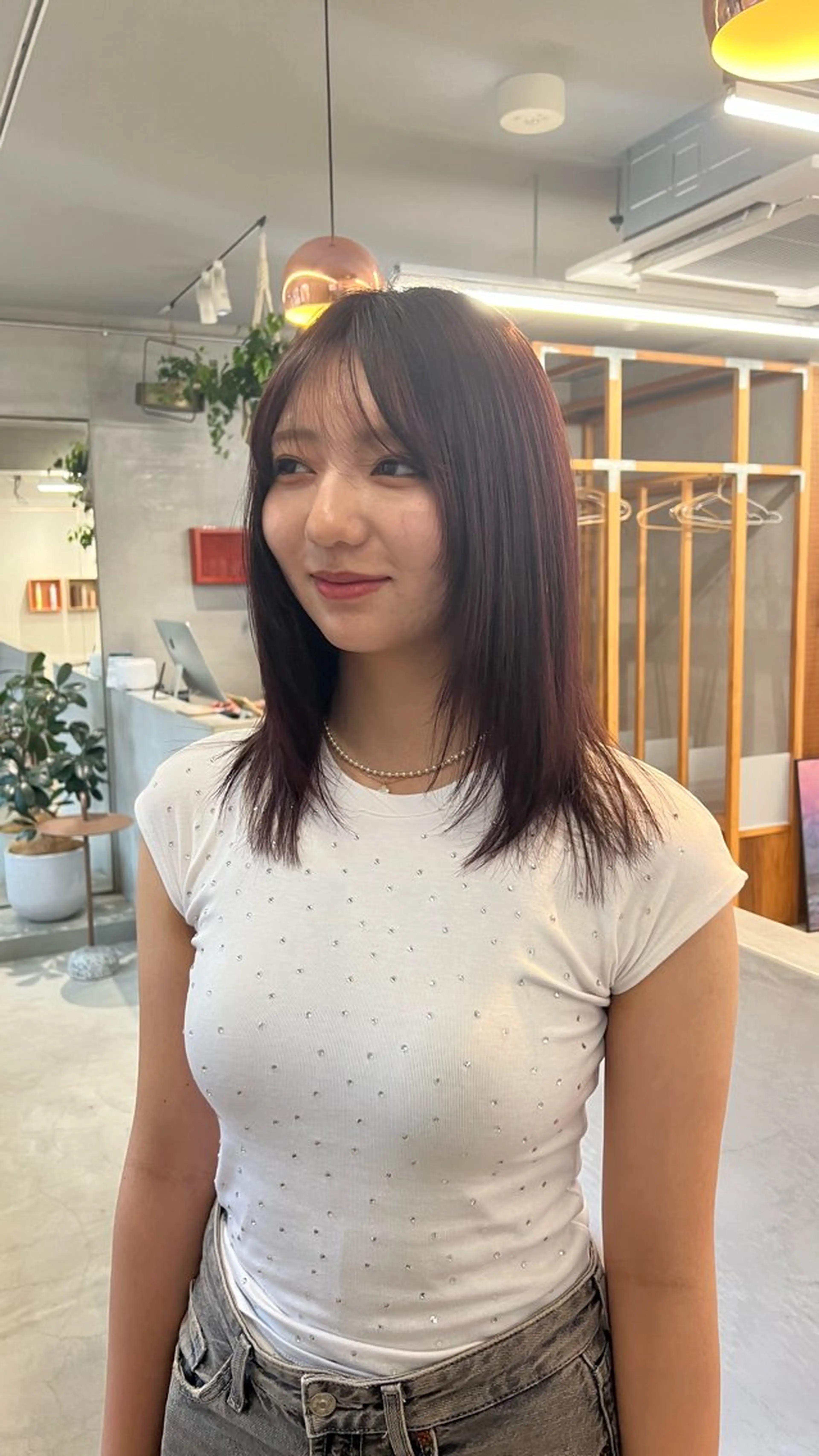 ミディアム レイヤーカット ケアブリーチ/ ハイトーン/牧野のヘアスタイル