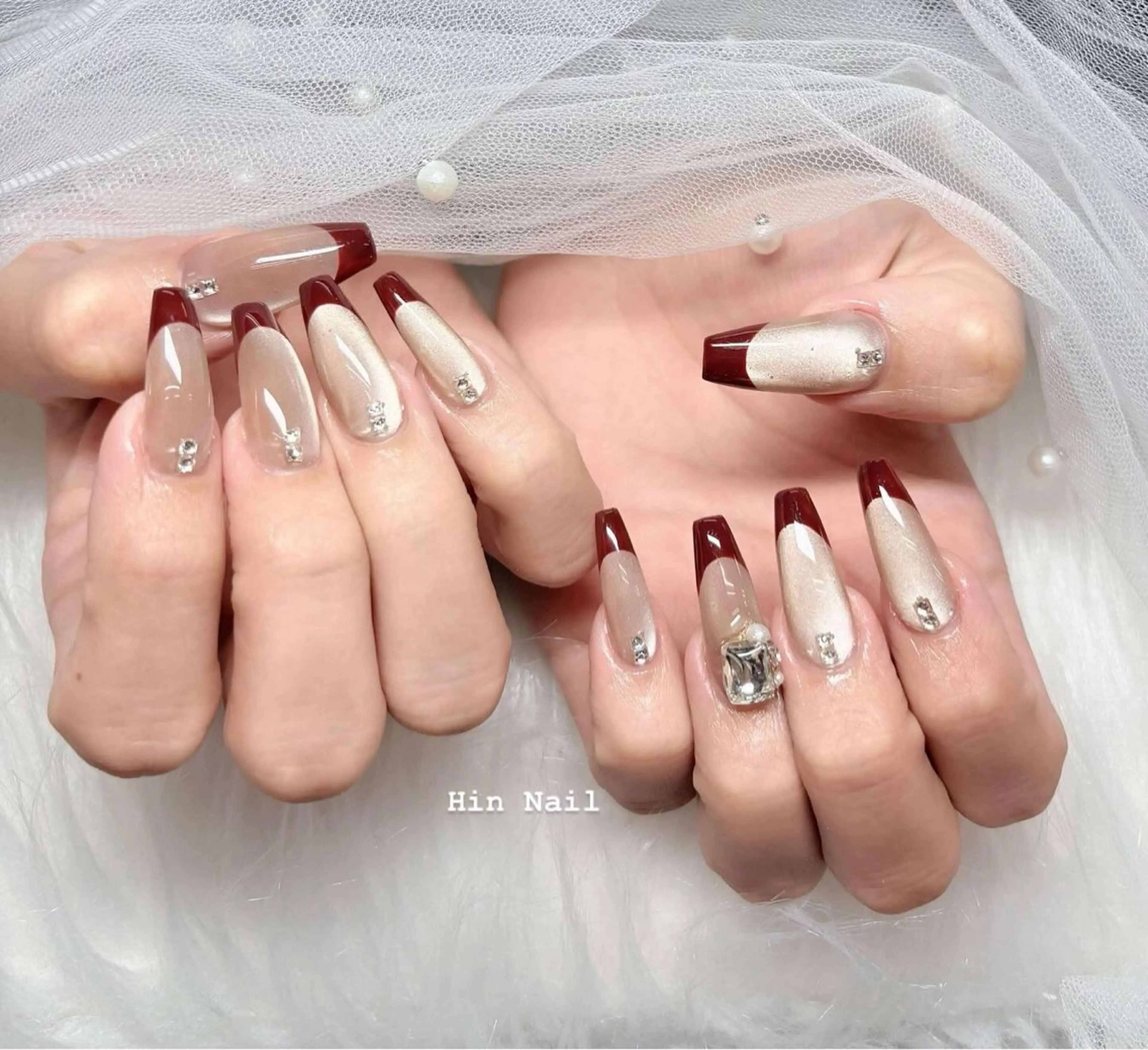 ネイル ボルドー チークネイル フレンチネイル グラデーション キラキラネイル ハンドネイル HIN NAILのネイルデザイン