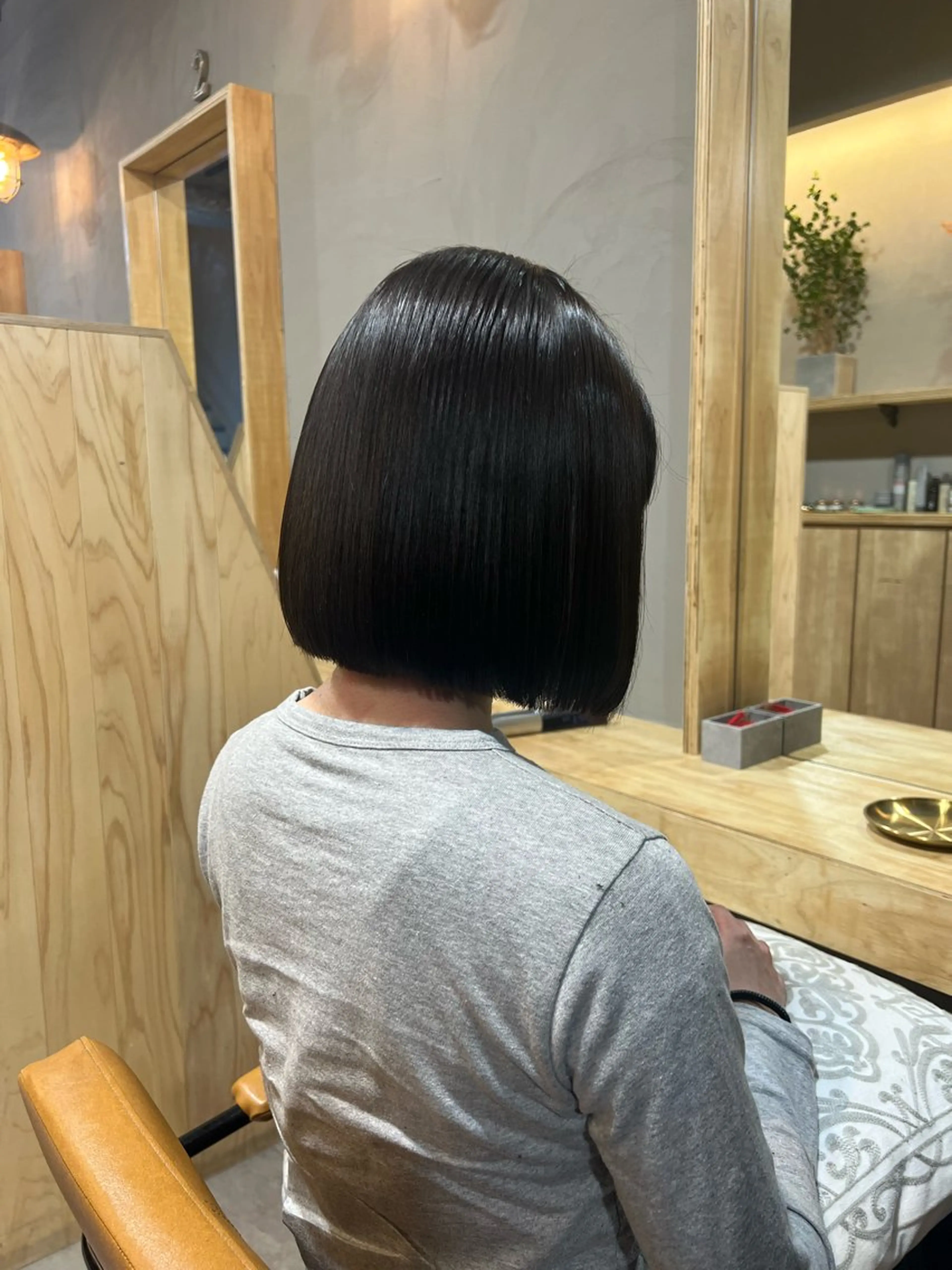 ショート カラー 切りっぱなしボブ ボブ 神戸ボブ✂️ ioe三宮/田 伸佳のヘアスタイル