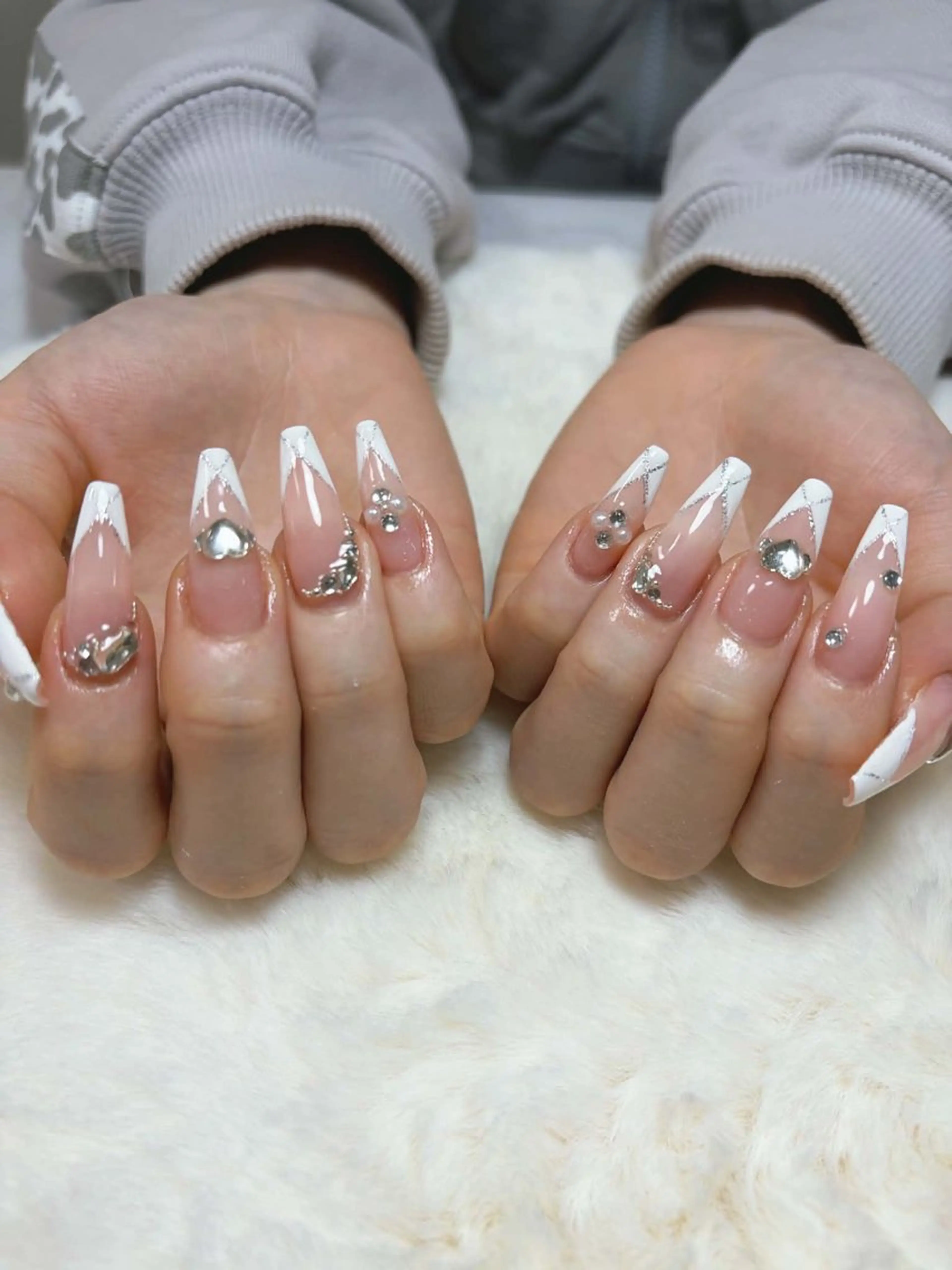 ネイル フラワーネイル 韓国ネイル 持ち込み 春ネイル ワンホンネイル ハンドネイル Huyn Nail Shinjyukuのネイルデザイン