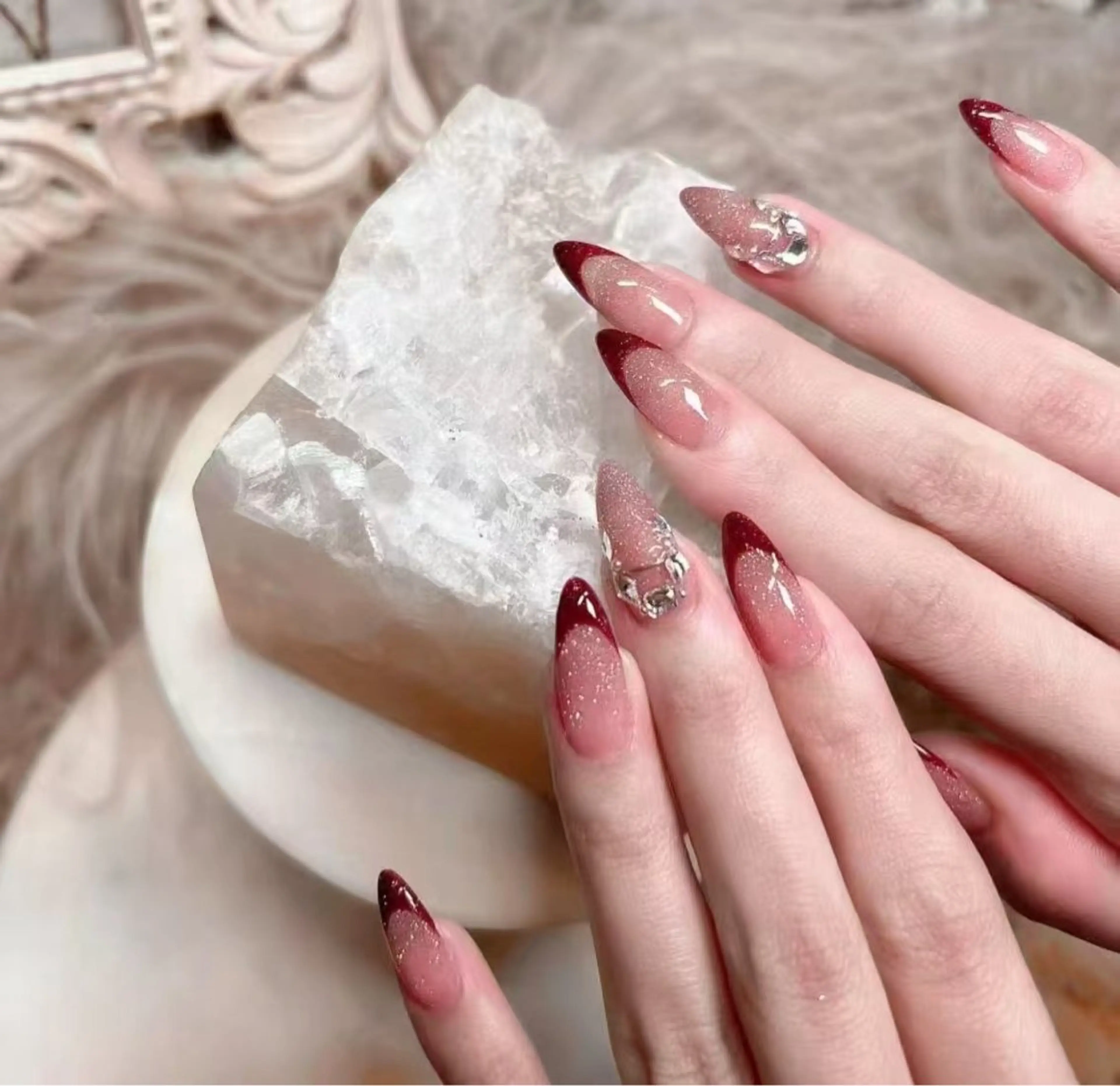 ネイル オーロラネイル フラワーネイル フットネイル フレンチネイル ジェルネイル ハンドネイル BabyYouMi nailのネイルデザイン