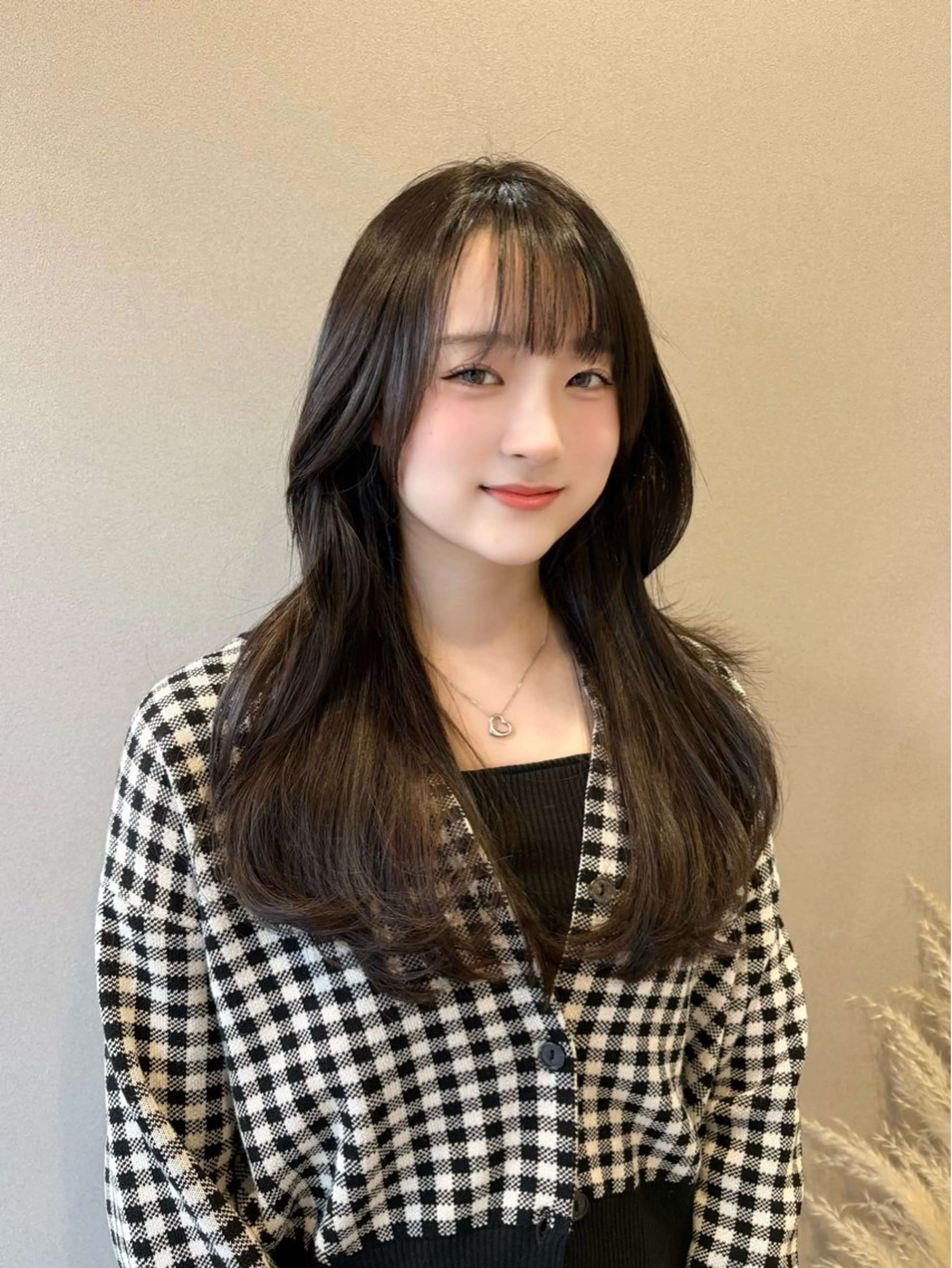 ロング ヨシンモリ 韓国風ヘア レイヤーカット 赤池 日菜子のヘアスタイル