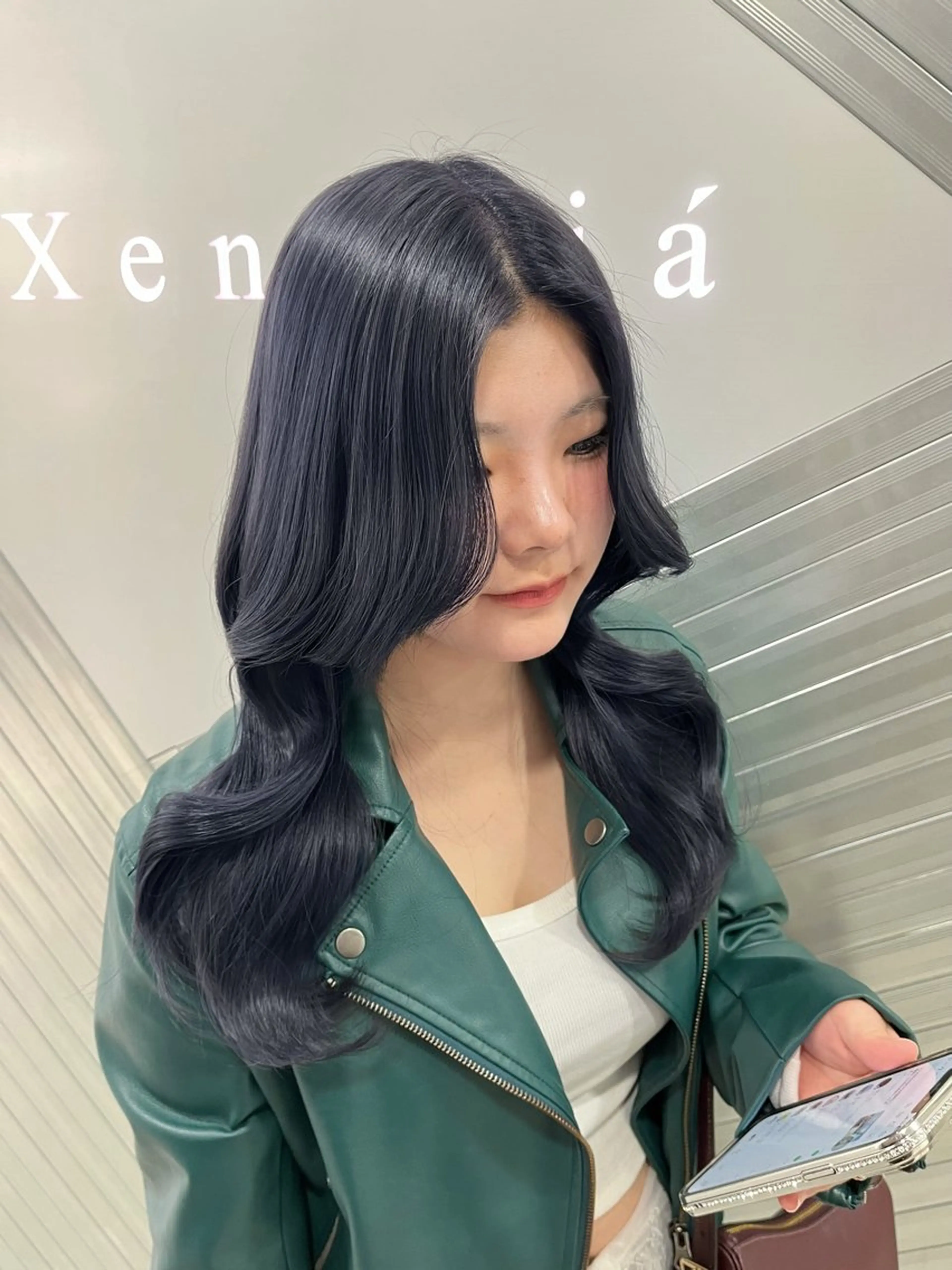 ロング Xena ria 衣織/ブリーチカラーのヘアスタイル