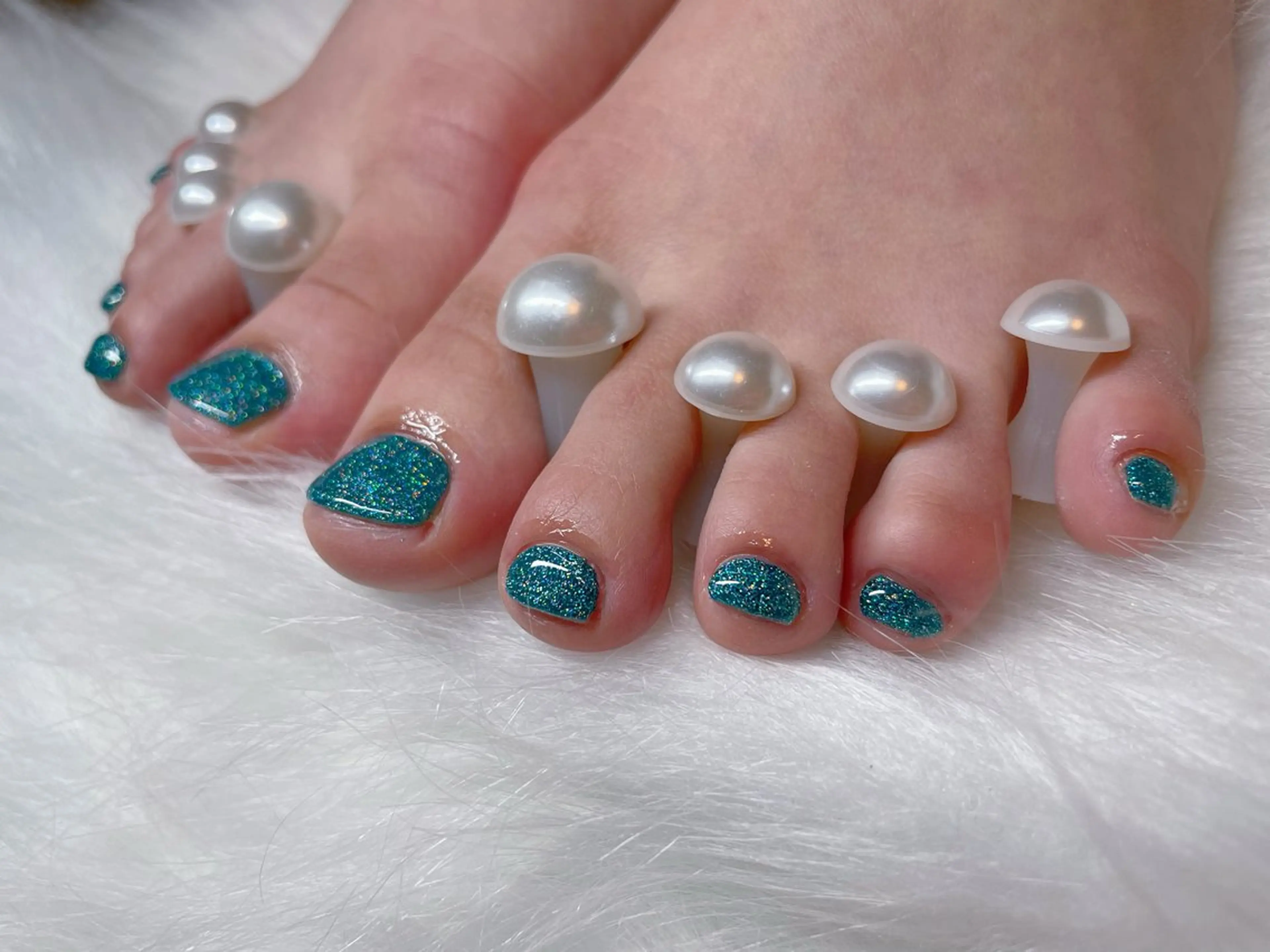 ネイル フットネイル グリーン キラキラネイル ワンカラーネイル フットネイル エン Nail salonのネイルデザイン