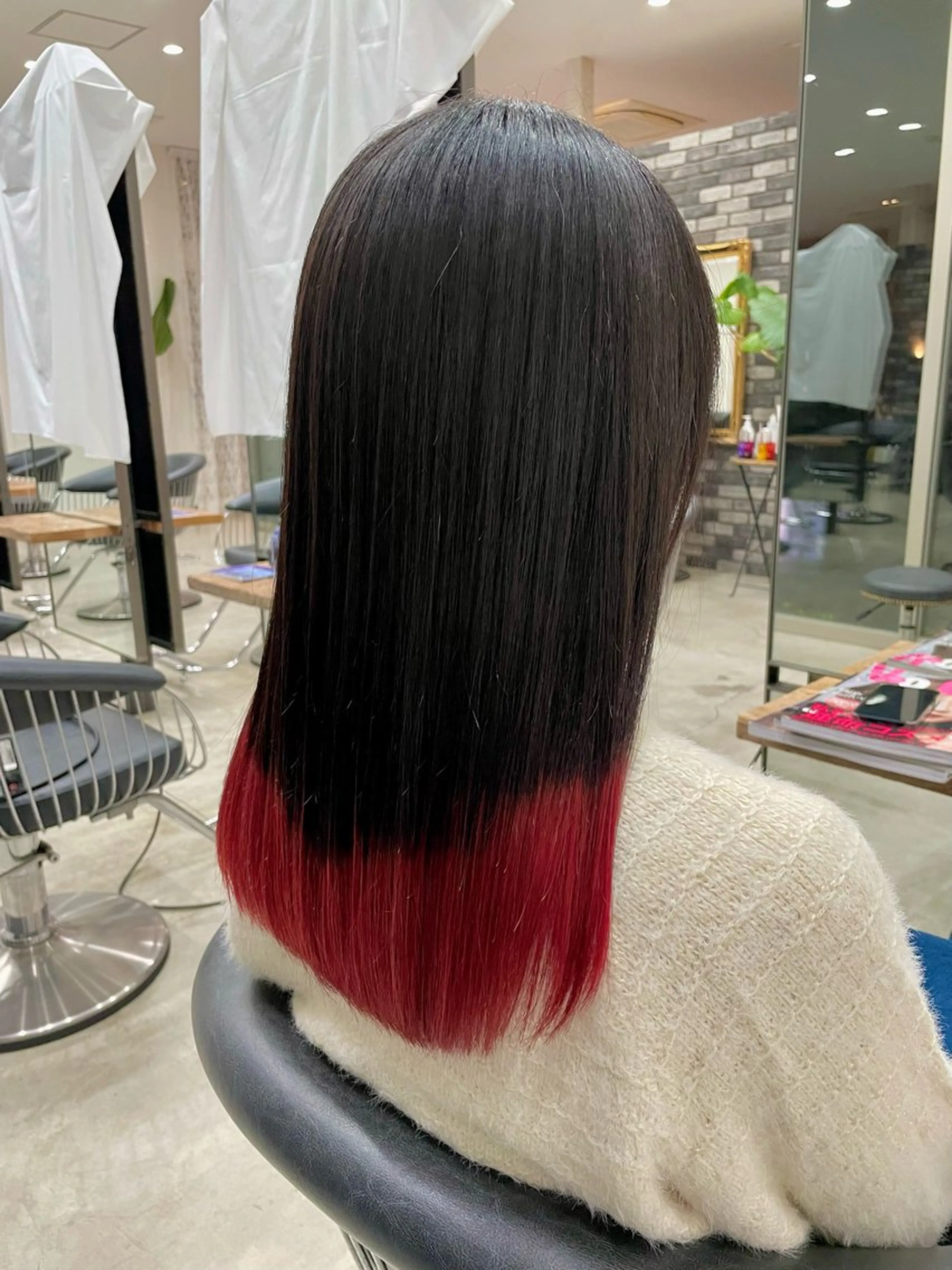 ロング カラー ピンクカラー レッドカラー ヘアカラー ヴァンキャトル所属・芳賀 風斗のヘアスタイル