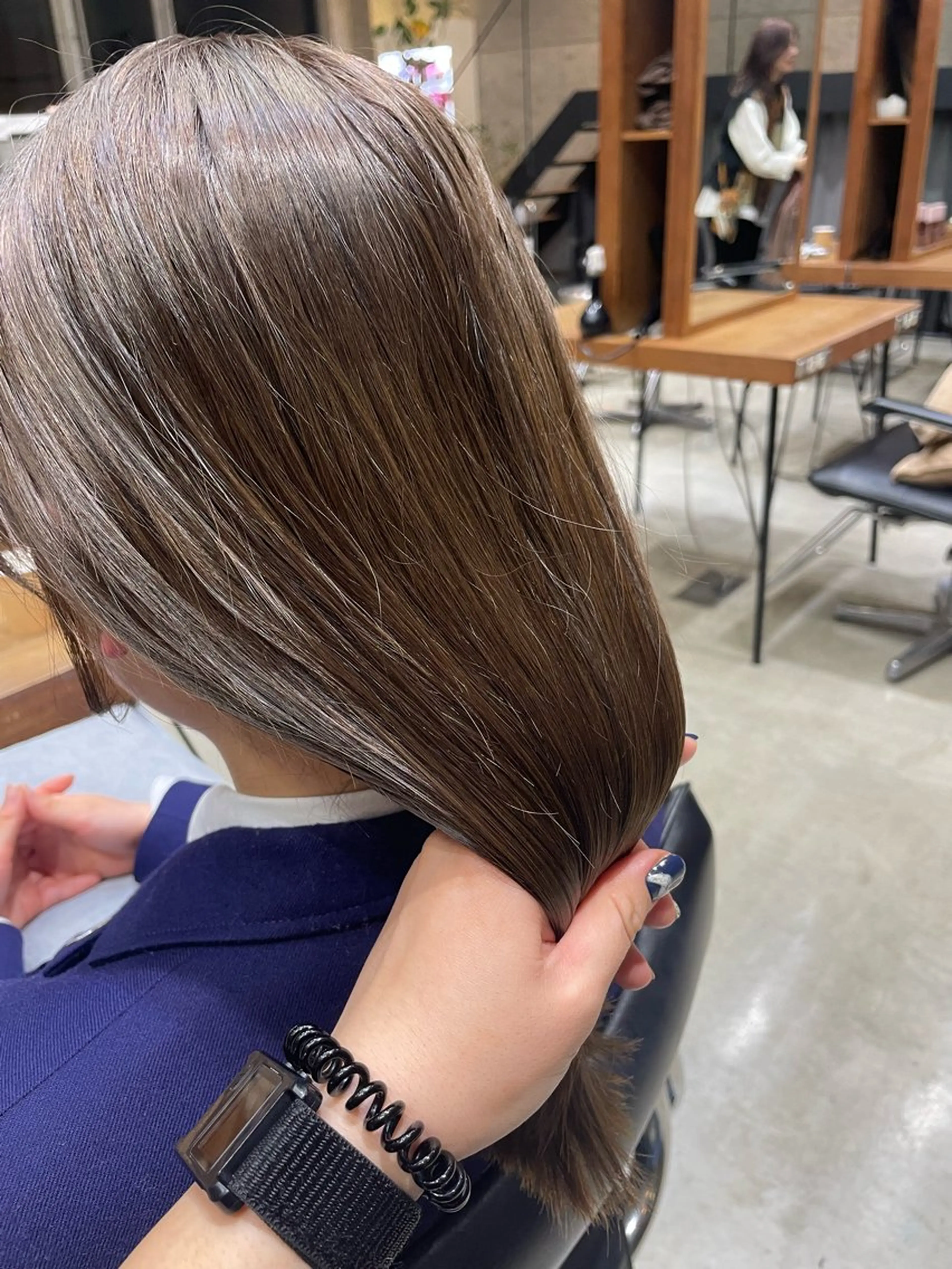 セミロング カラー 🍋髪質改善× 透明感カラー ジュリのヘアスタイル