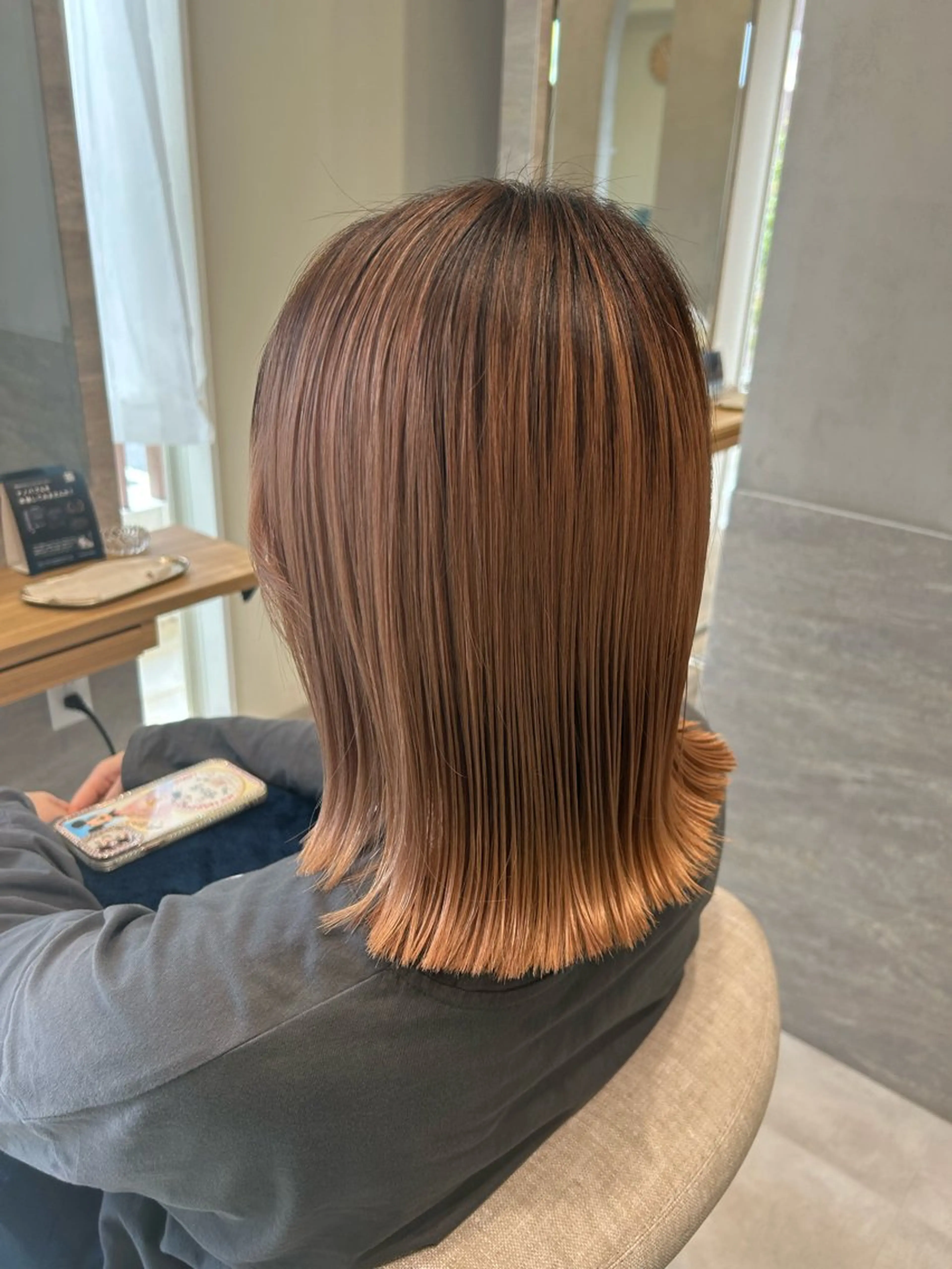 ミディアム 鏡原 実和のヘアスタイル