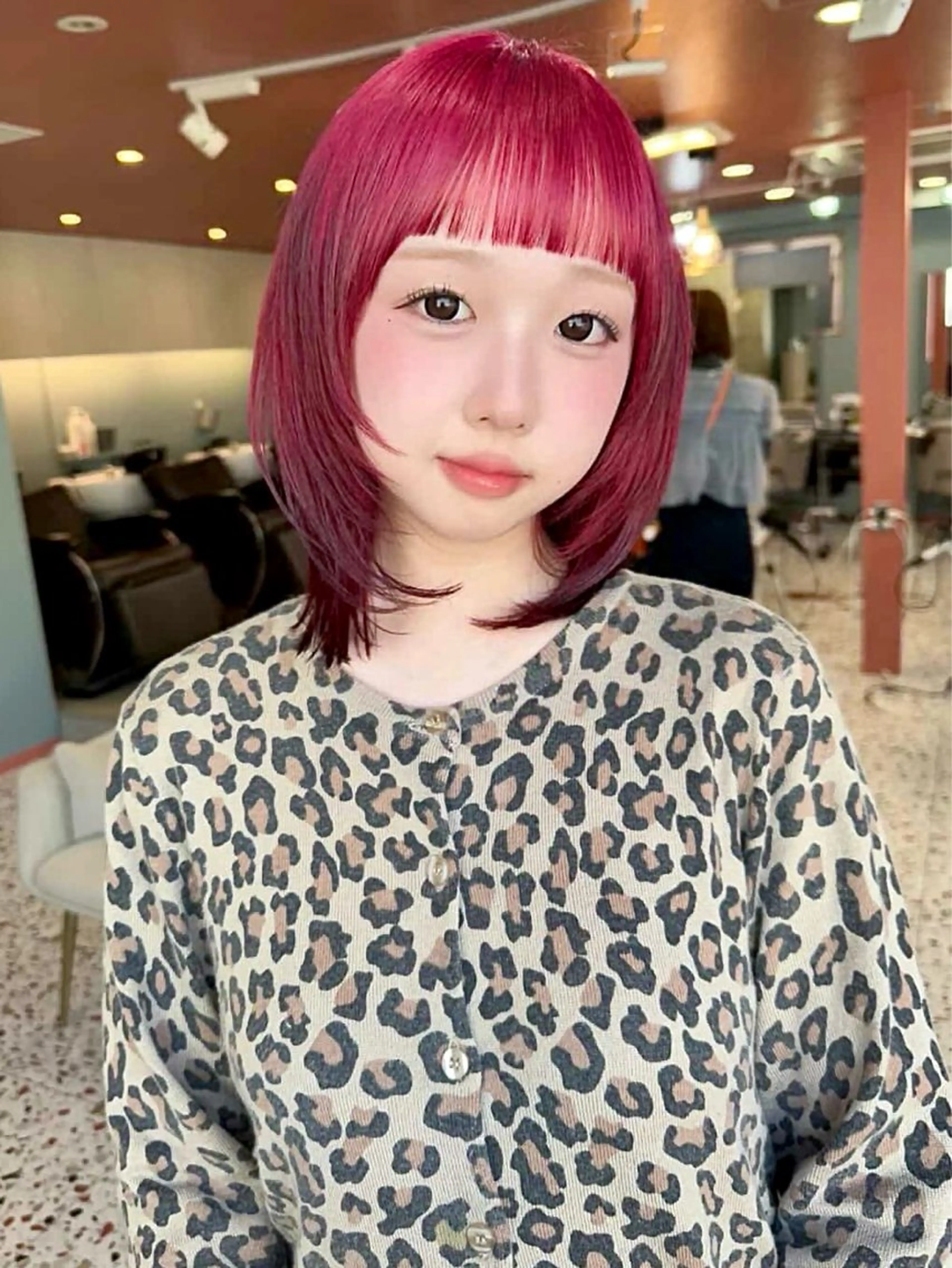ミディアム カラー グラデーションカラー レイヤーカット ヘアカラー トリートメント トレンドヘア🌿 chinariのヘアスタイル